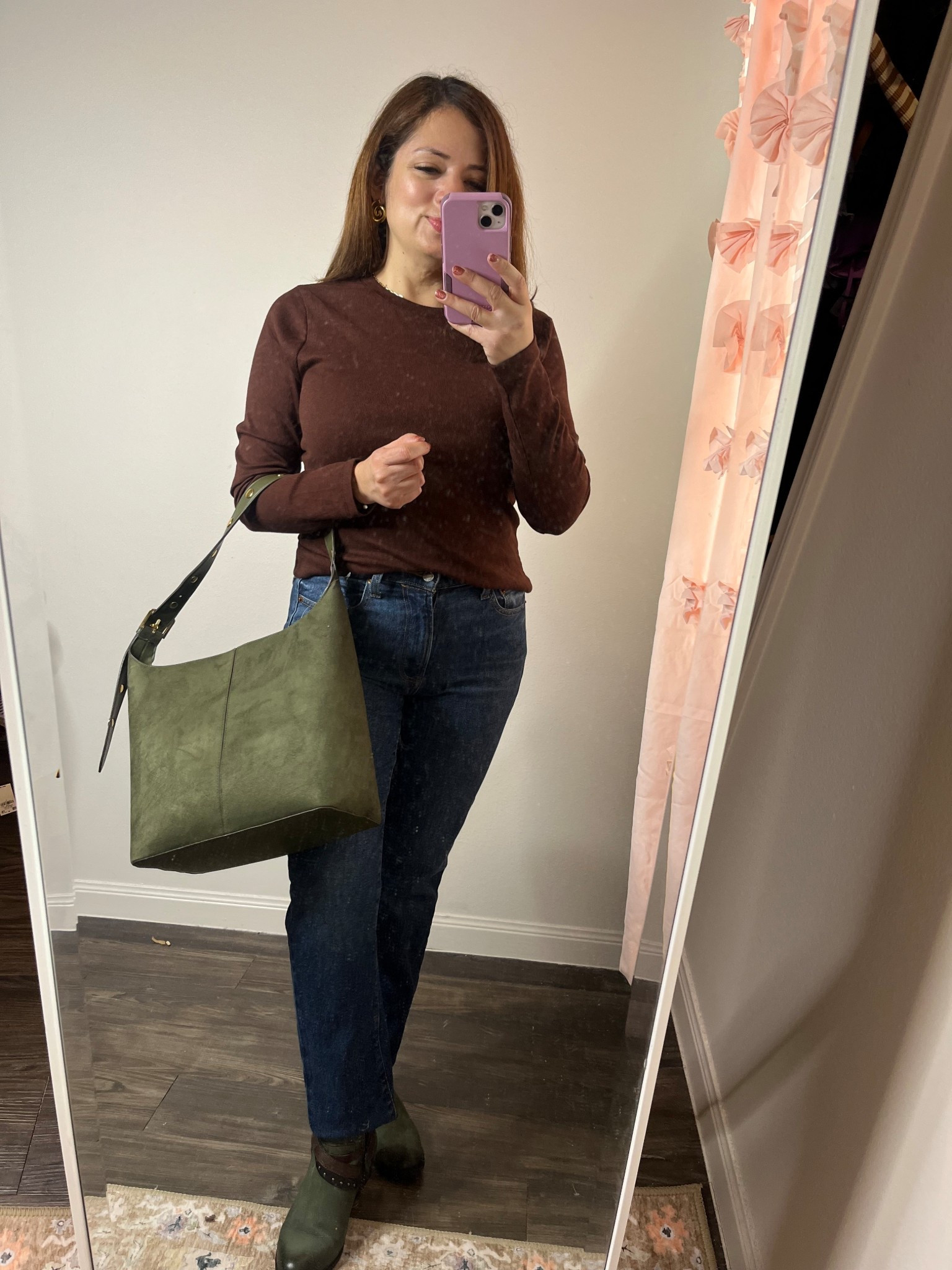 Walmart Finds the best suede purse! It’s so chic and affordable love the gold buttons detail on the strap. Comes in other colors. Comment Walmart to get link DM to you.



#LTKFindsUnder50 #LTKItBag