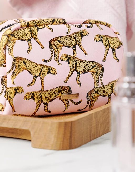 Out of stockSkinnydip True Leopard pink makeup bagMORE FROM: | ASOS US