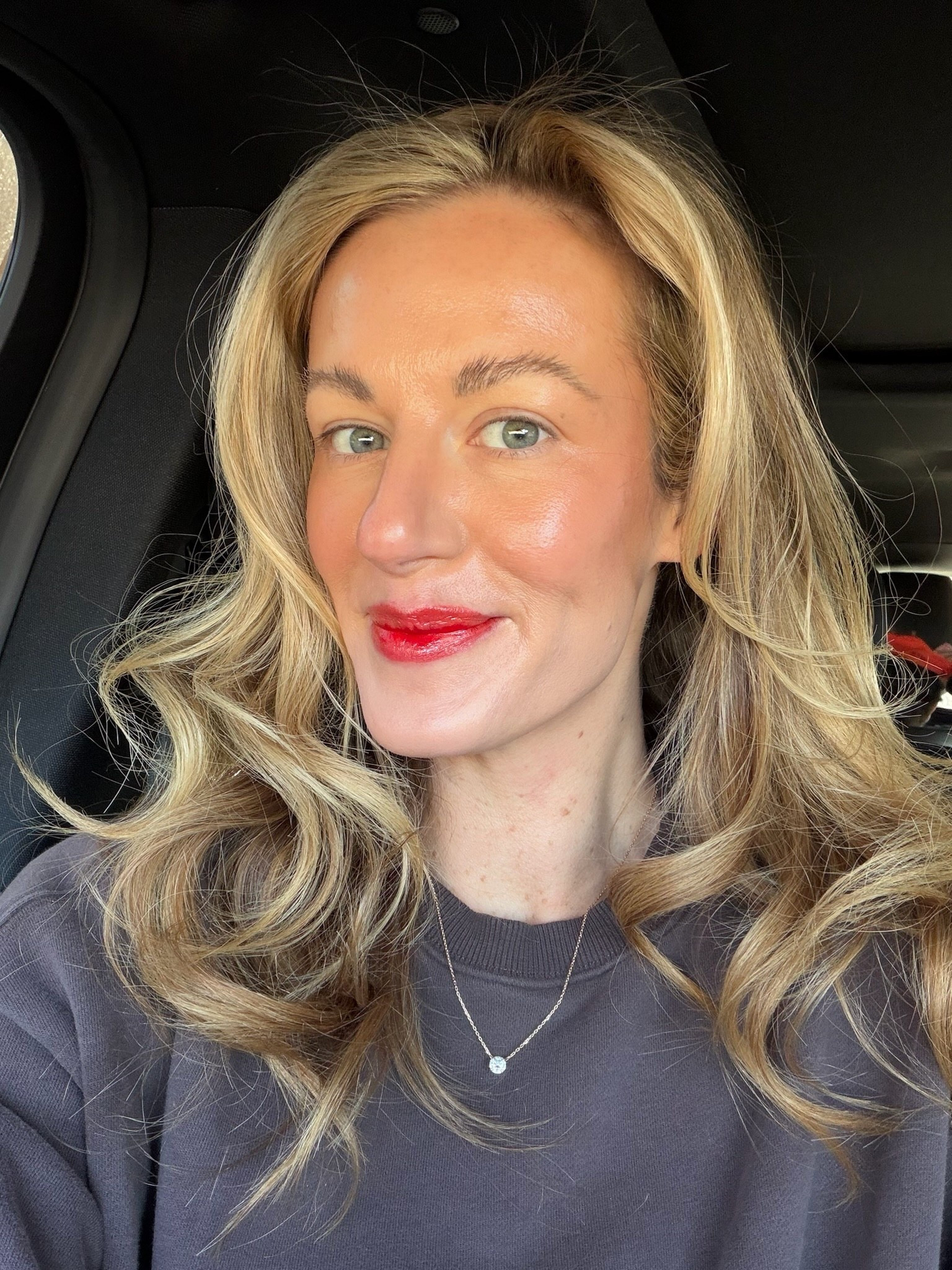 Glowy makeup look + blowout essentials! 