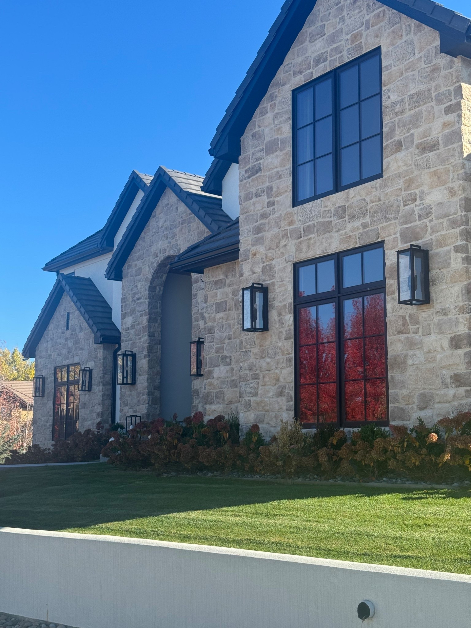 Nothing beats tumbled limestone for that old-world vibe in a modern home 🪶
It’s imperfect, textured, and effortlessly timeless. The perfect mix of European charm and modern warmth.

Our stone is from Creative Mines in the color Timberwolf. 

#modernenglishstyle #tumbledstone #oldworldmodern #stonedetails #warmneutrals #interiorstyle #englishcountryhome #designinspo #homeinspiration #timelessdesign”

#LTKHome #LTKHoliday #LTKU