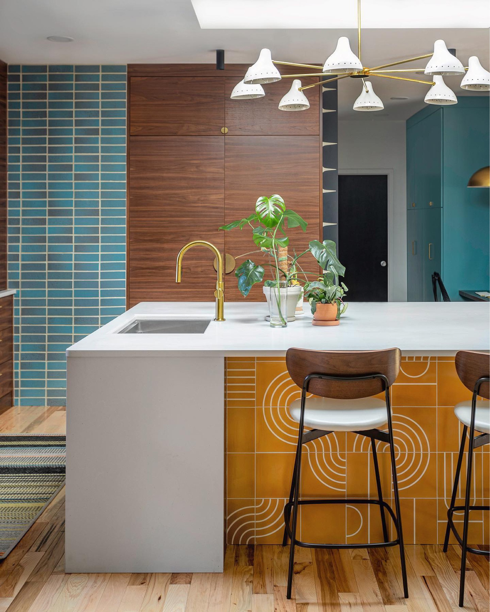 A couple days ago I shared a reel where I talked about where I budget things for the house.  Yes, I believe in budgeting.🤯

This morning, it occurred to me that the areas I splurge on are the workhorses.  What gets used the absolute most and could, potentially, take a beating?  I am not a fan of replacing things multiple times… even if it means I could sell it before I replace it.  It’s still a loss, the time it takes to list something, manage those horrible FB Marketplace transactions.  It’s a nightmare.  I will hold out until I have saved for a really well made sectional, or a high-end plumbing fixture.  For me, those things aren’t splurges, but areas to invest in, knowing that they’ll last. 

Kitchen elements that were a splurge (unnecessary & expensive) but also necessary for my design… 

Black slim tube lights 
Tile around island
Brick tile
Waterfall countertops ahem side panels
MAYBE the appliances? Too soon to tell?

What are your splurges & areas you’ll invest?

— t a g s —

#renovation #mywestelm 
#kitchenrenovation 
#midcenturymodern 
#midcenturyhome 
#midcenturymodernkitchen 
#mcm
#mcmkitchen #modernkitchen #modernkitchendesign #moderndesign  