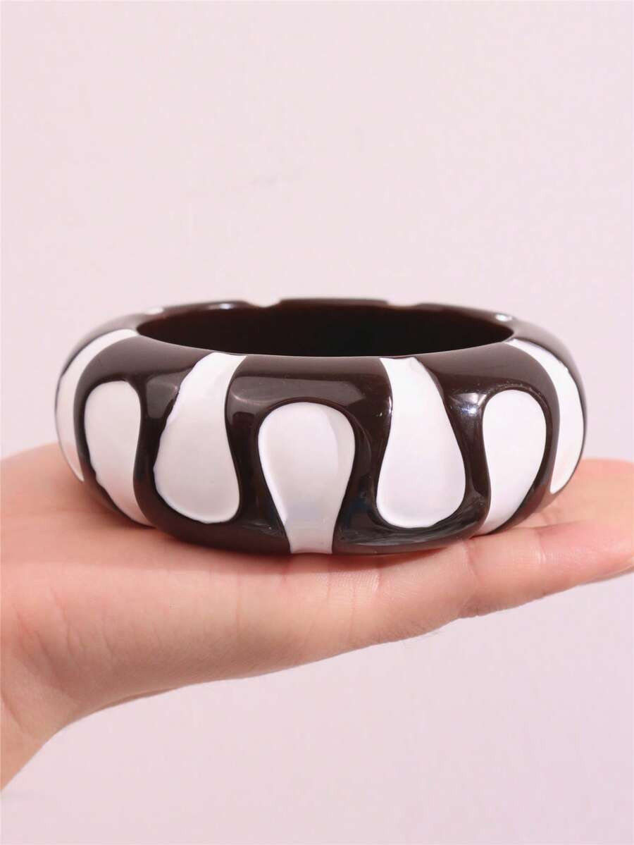 1pc Minimalist Black & White Dot Resin Bangle, Asymmetrical Geometric Color Block Bracelet, Thick... | SHEIN