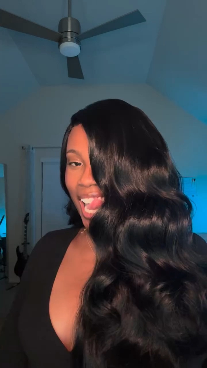 wig review w/ @kimkimblehair 🖤
style: RAVEN color: MC1 CAVIAR 

#kimkimblehair #kimbleized #gifted #kimkimble #nadialadaven #microinfluencer #reelsinstagram #wigreview #firstimpressions

#LTKCyberWeek #LTKGiftGuide #LTKgrwm