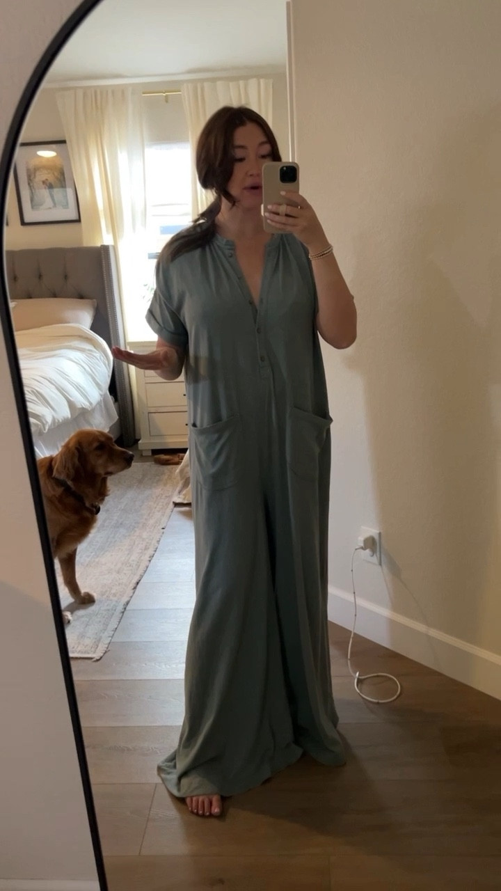 Great postpartum fit! Breastfeeding friendly! Also would be great during pregnancy. SIZE DOWN 1

#LTKbaby #LTKbump #LTKunder100