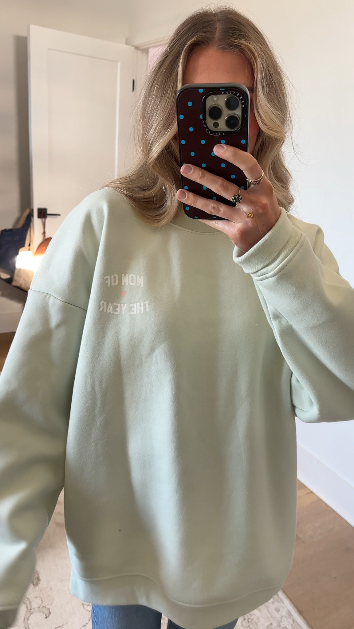 @Favorite Daughter size large And the award goes to...This classic sweatshirt says it all--simply styled with a drop shoulder and relaxed fit, this cotton blend sweatshirt is shrunk to fit just right. Wear it to run errands, style it for dinner with friends and rock it at the next PTA meeting.

#LTKootd #LTKmomlife #LTKMothersDay