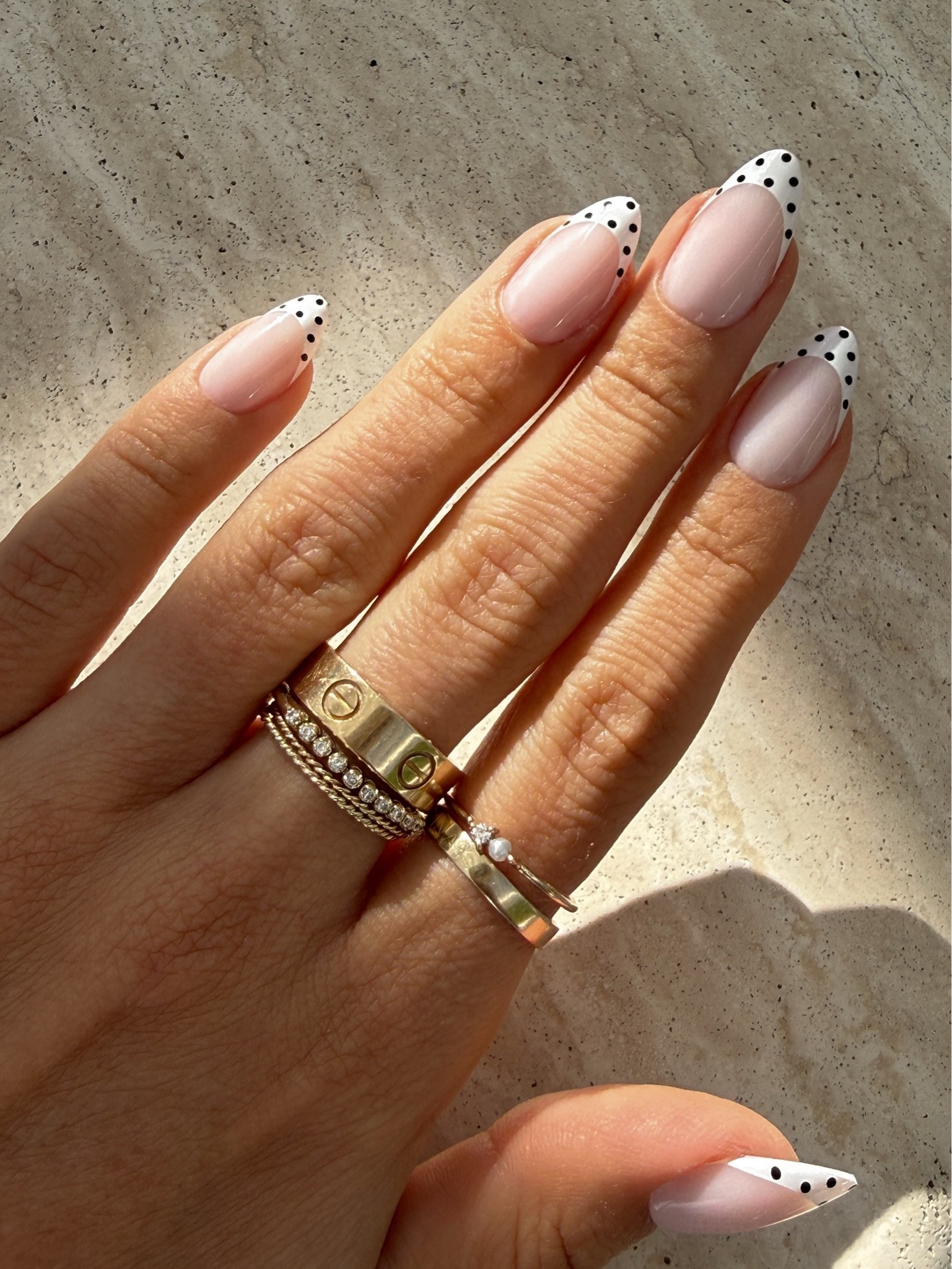 polka dot nails & gold rings ✨

gold ring | diamond ring | pearl ring | gold catbird rings | Cartier love ring | tennis ring | diamond tennis ring |ring stack | polka dot nails | polka dot press on nails |

#LTKootd #LTKSeasonal #LTKBeauty