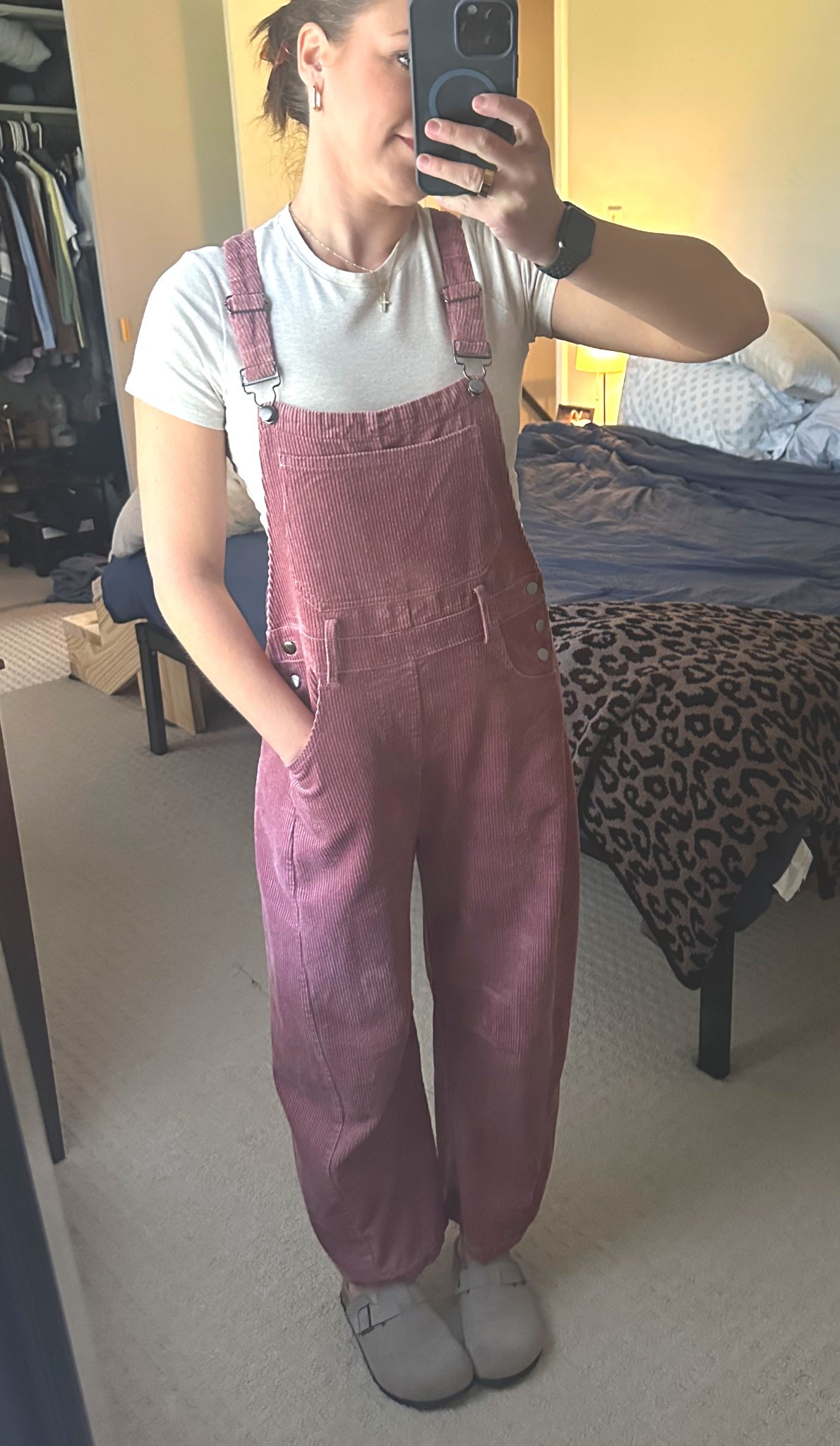 Loving corduroy and overalls lately. And I’m ready for spring with this pink color 🩷

#overalls #corduroy #amazon #comfycozy 

#LTKPetite #LTKFindsUnder50 #LTKootd