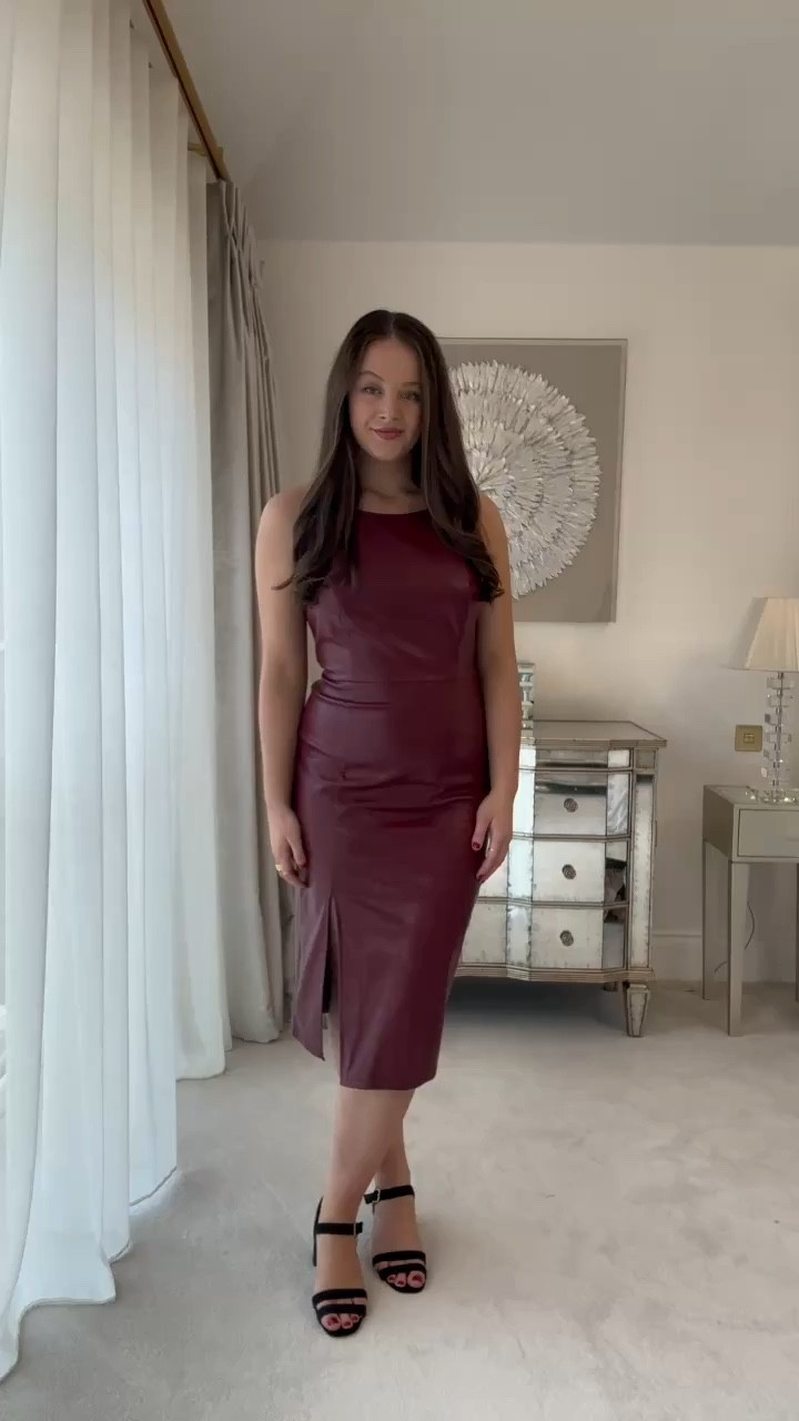 12 days of christmas outfits: part nine🍇 the colour of the season✨🧸 #chichilondon #burgundydress #burgundyoutfit #christmasoutfitinspo #partywear #christmasoutfitideas #christmasdaydress

#LTKpartywear #LTKmidsize #LTKgrwm