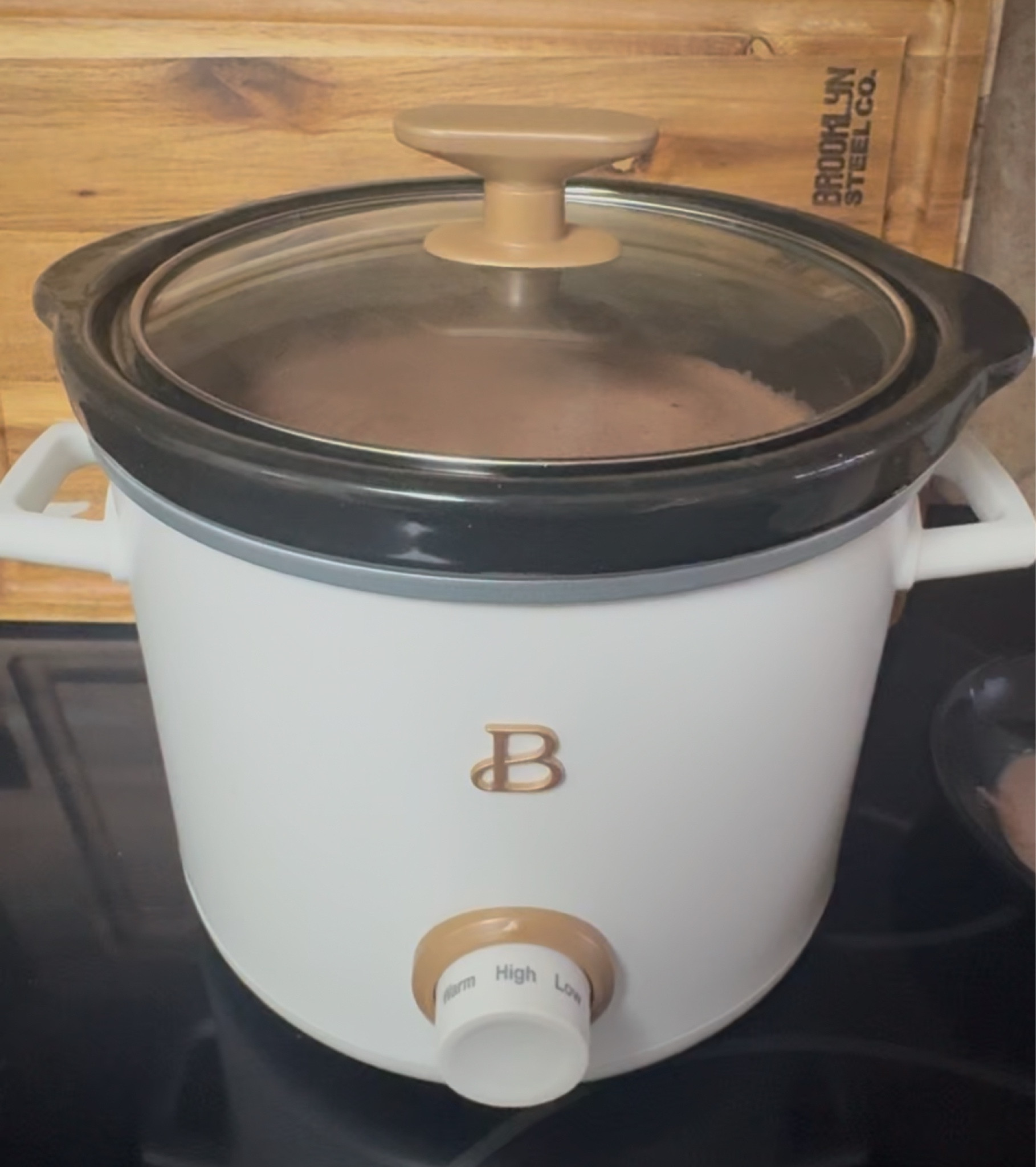 The prettiest little mini crockpot! Perfect for dips, cocktail sausages, and hot chocolate!! 