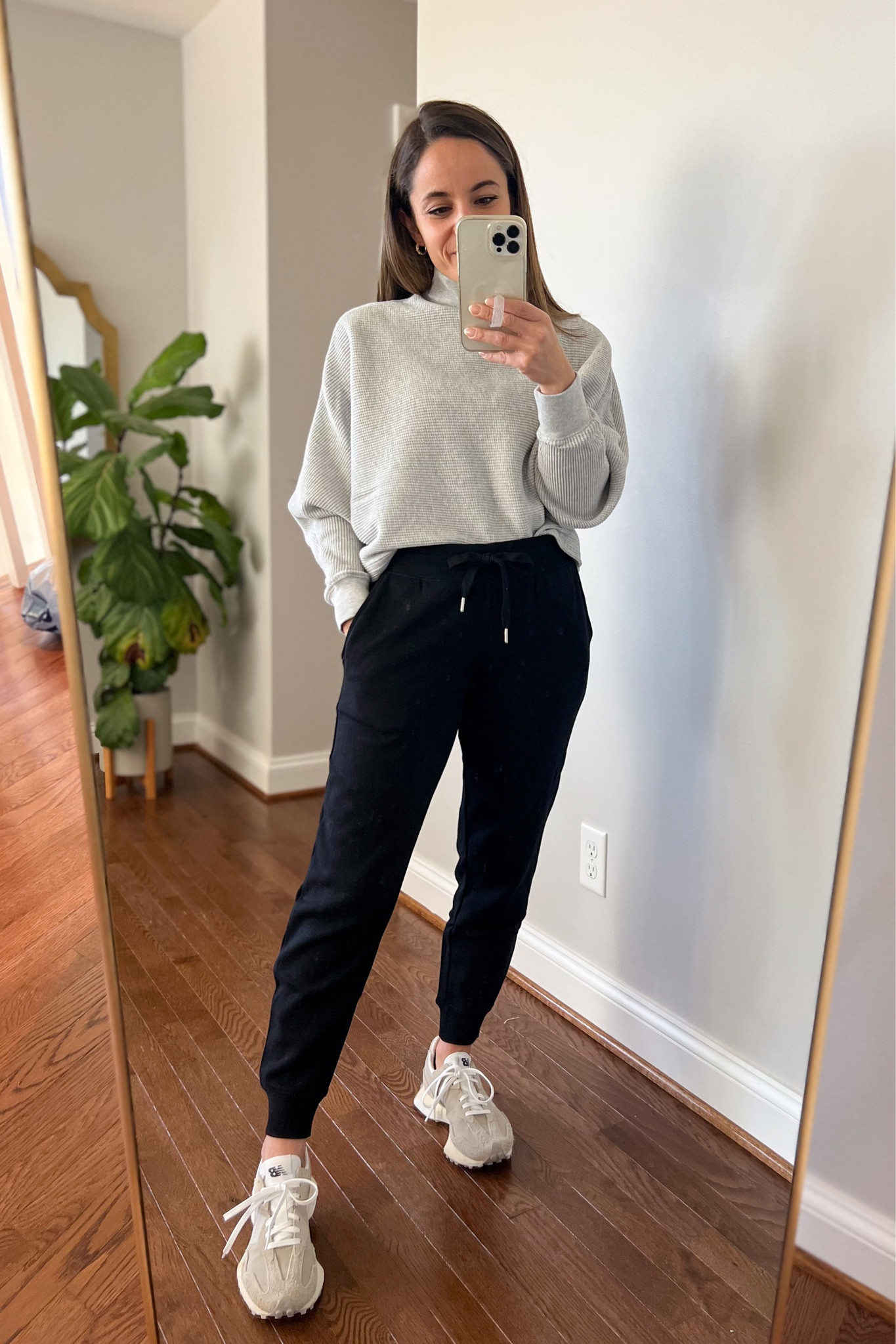 Petite friendly joggers - on sale today for $21! 

Old navy petites tend to sell out quickly, snag them while you can. 

Joggers: petite xs tts 
Top: xxs 
Shoes: similar color linked 

#LTKHoliday #LTKtravel