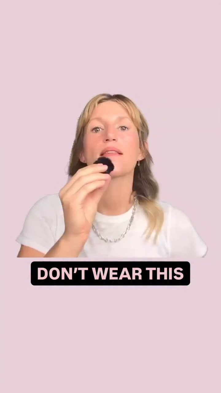 Hate to repeat myself….

The #1 cool mom park outfit formula this summer. Comment SPORTY if you’d like links. 

#coolmom #womensfashion #stylingtips #moms