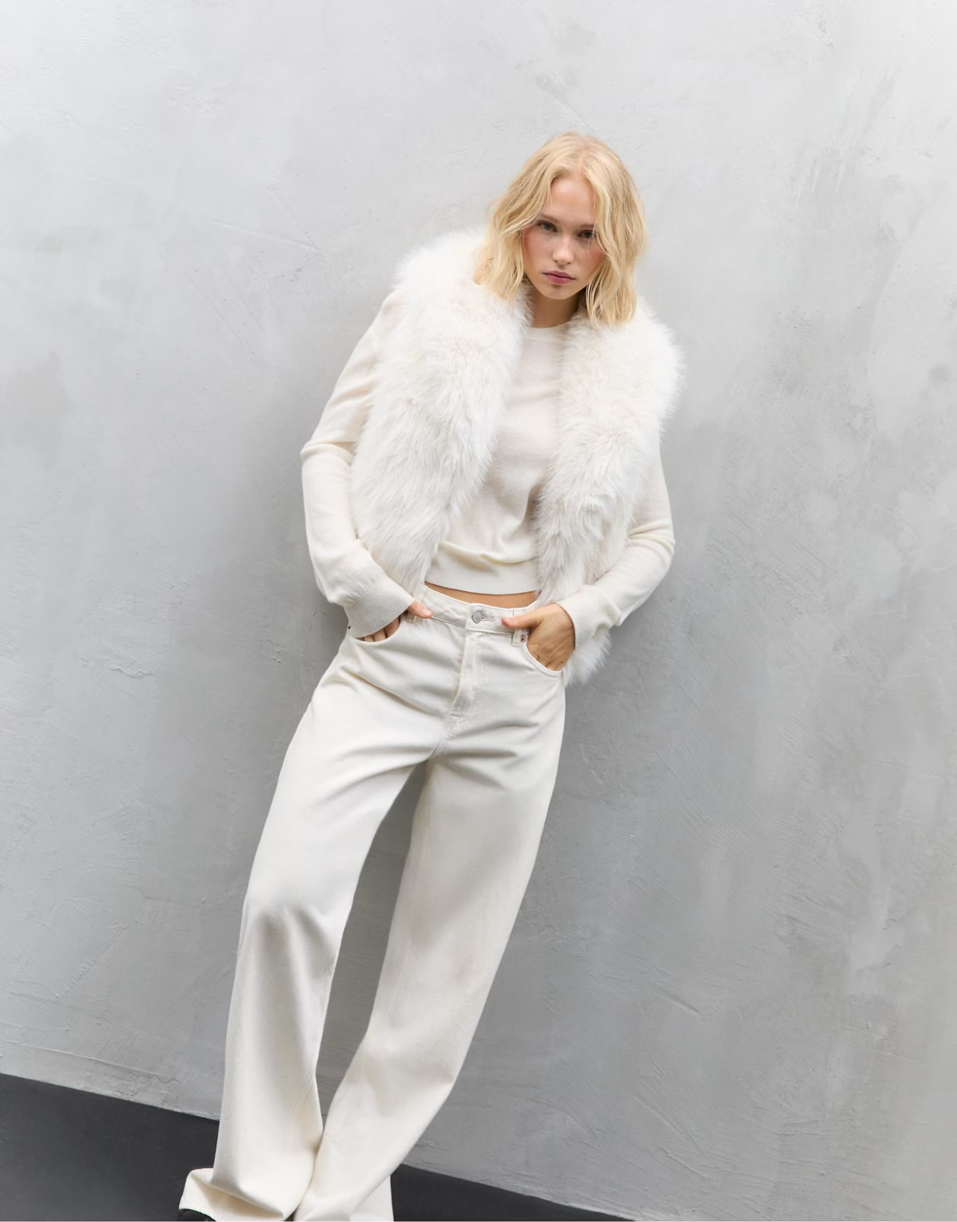 Stradivarius – Weste aus Kunstpelz in Ecru | ASOS (Global)