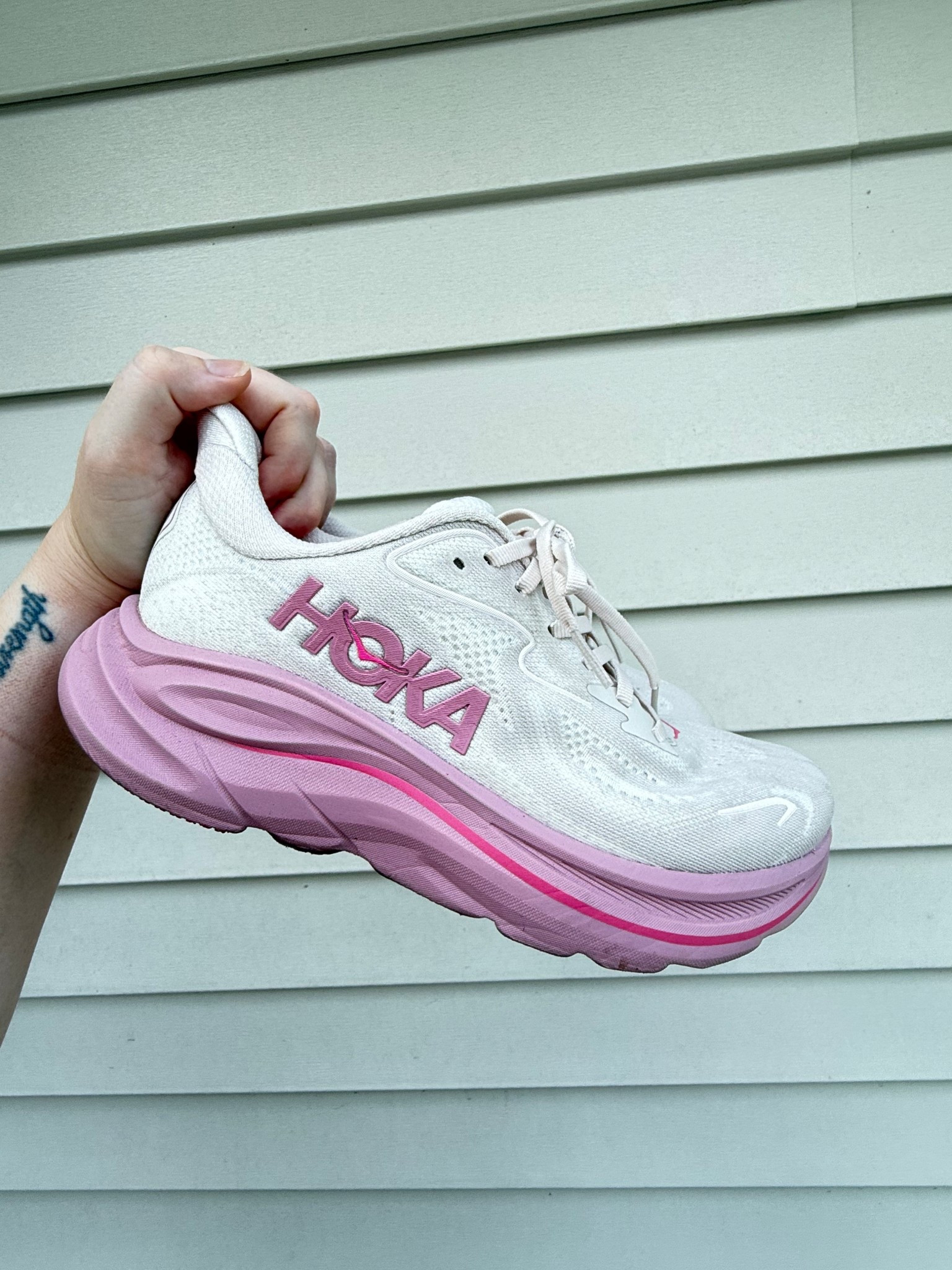 New workout shoes are AMAZING! These are so cozy and I’ve felt so comfortable in them! 💕