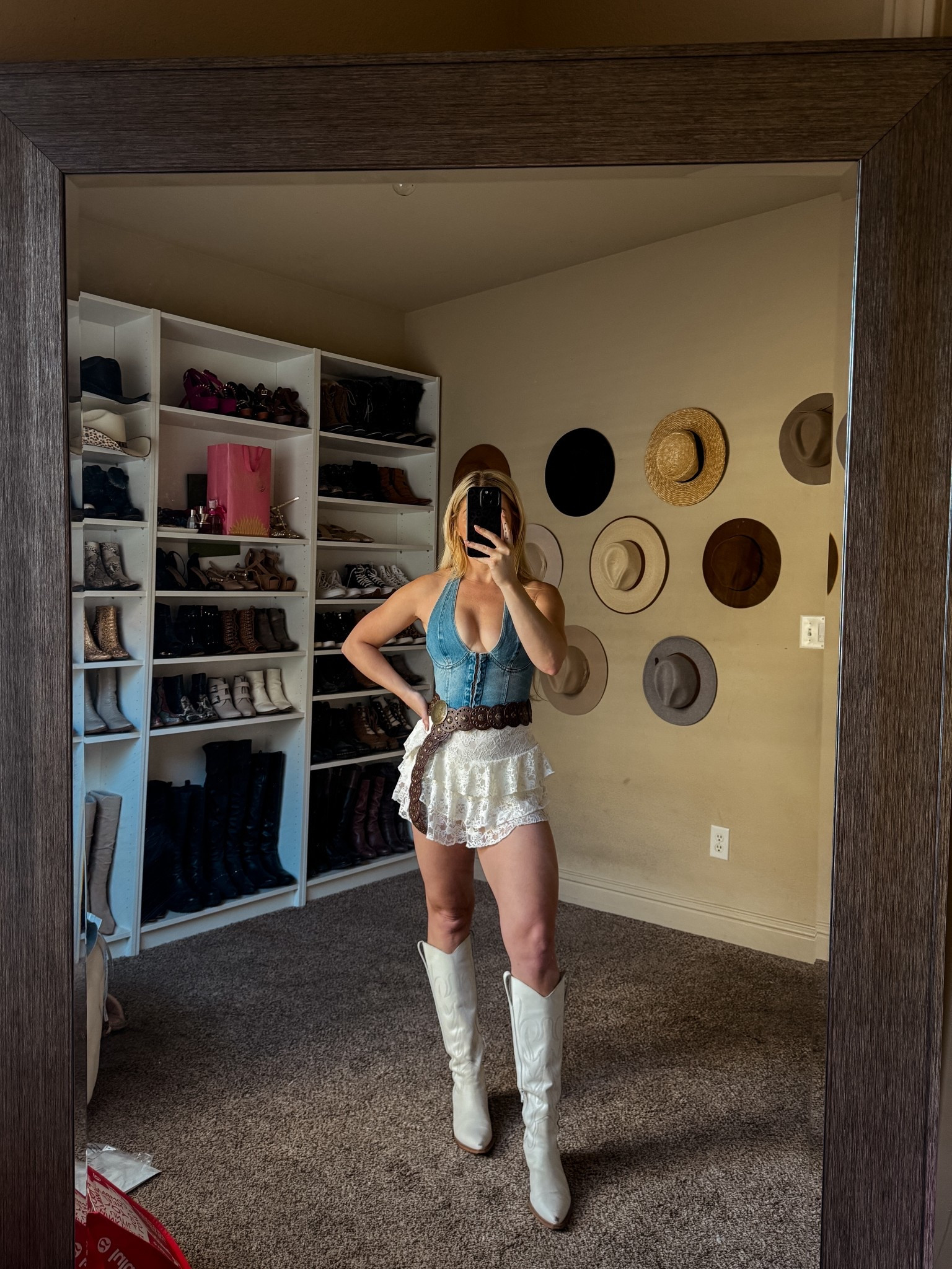 Country concert outfit ideas 
Rodeo outfit 
Cowgirl looks 
Cowboy boots 

#LTKFestival