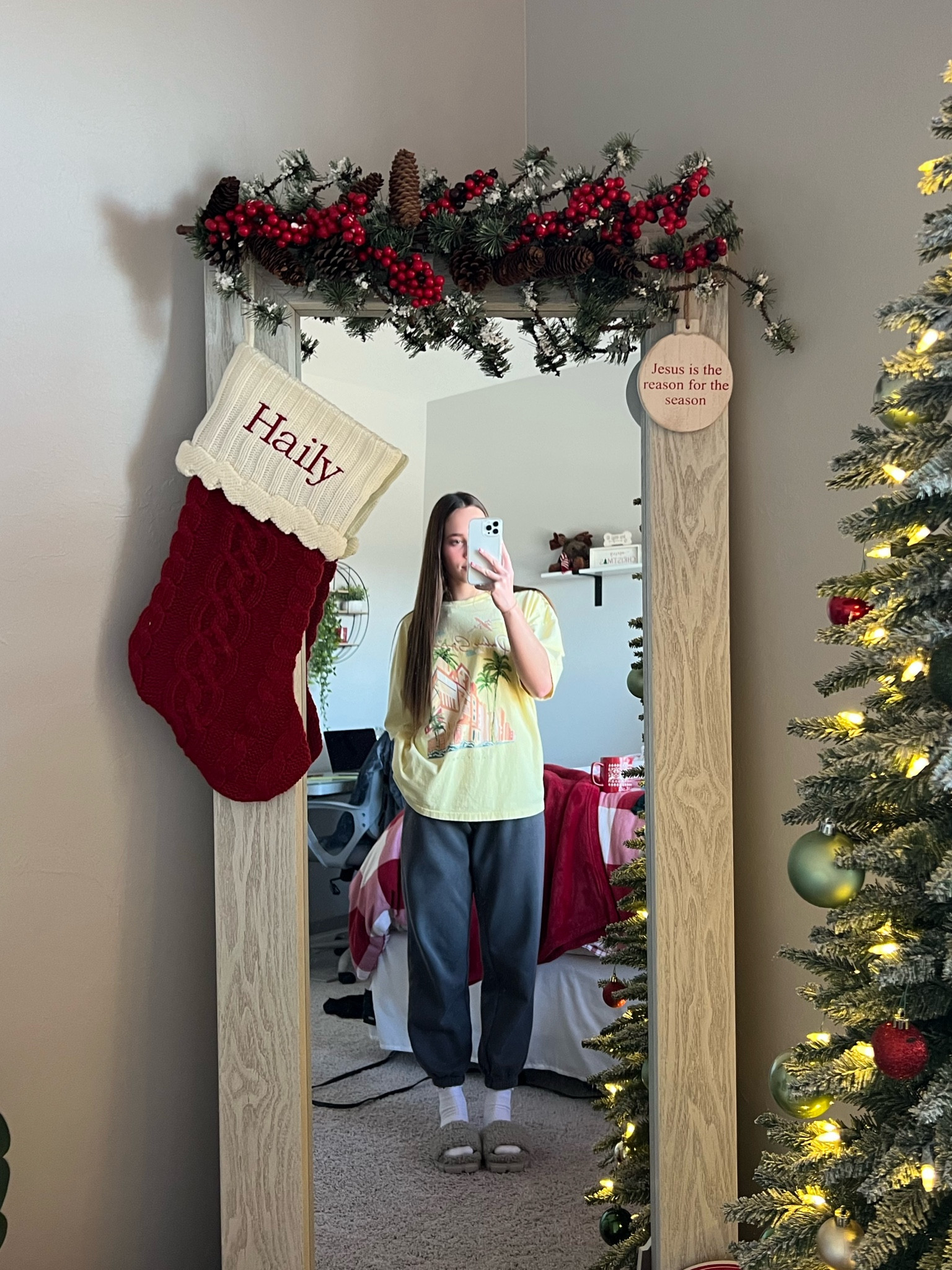 Cute and comfy lounge fit 💛
- couldn’t find this exact tee but tagged a similar one from Tilly’s!

#LTKHoliday #LTKstyletip #LTKworkwear