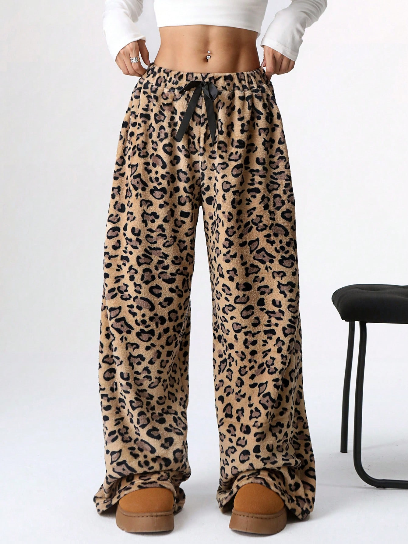 SHEIN EZwear Women's Tie-Waist Fluffy Leopard Print Casual Wide Leg Baggy Pants | SHEIN