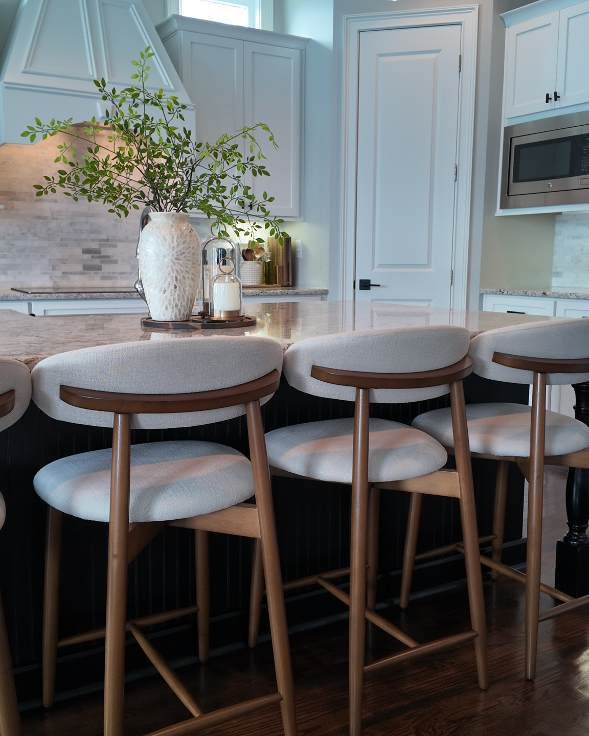 Summer Kitchen Decorate With Me

#LTKmomlife #LTKdayinmylife #LTKSeasonal