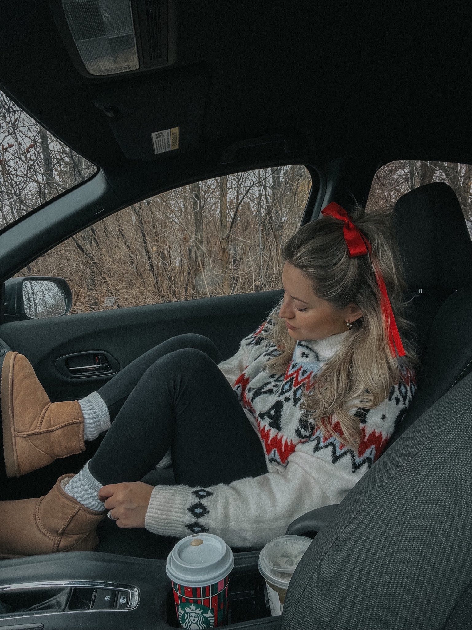 go-to winter fit! my sweater is old from H&M but I linked similar! 

#LTKsalealert #LTKSeasonal #LTKfindsunder100