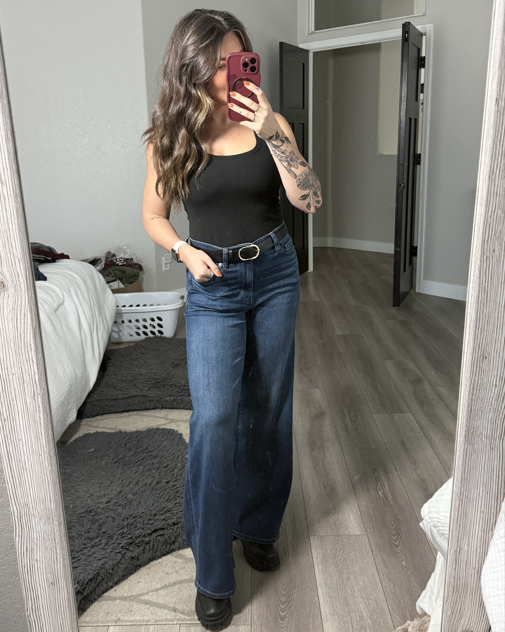 I cannot get enough of these Frame jeans. They’re definitely an investment, but truly worth every penny. Wearing a size 27.


#LTKSeasonal #LTKOver40 #LTKootd