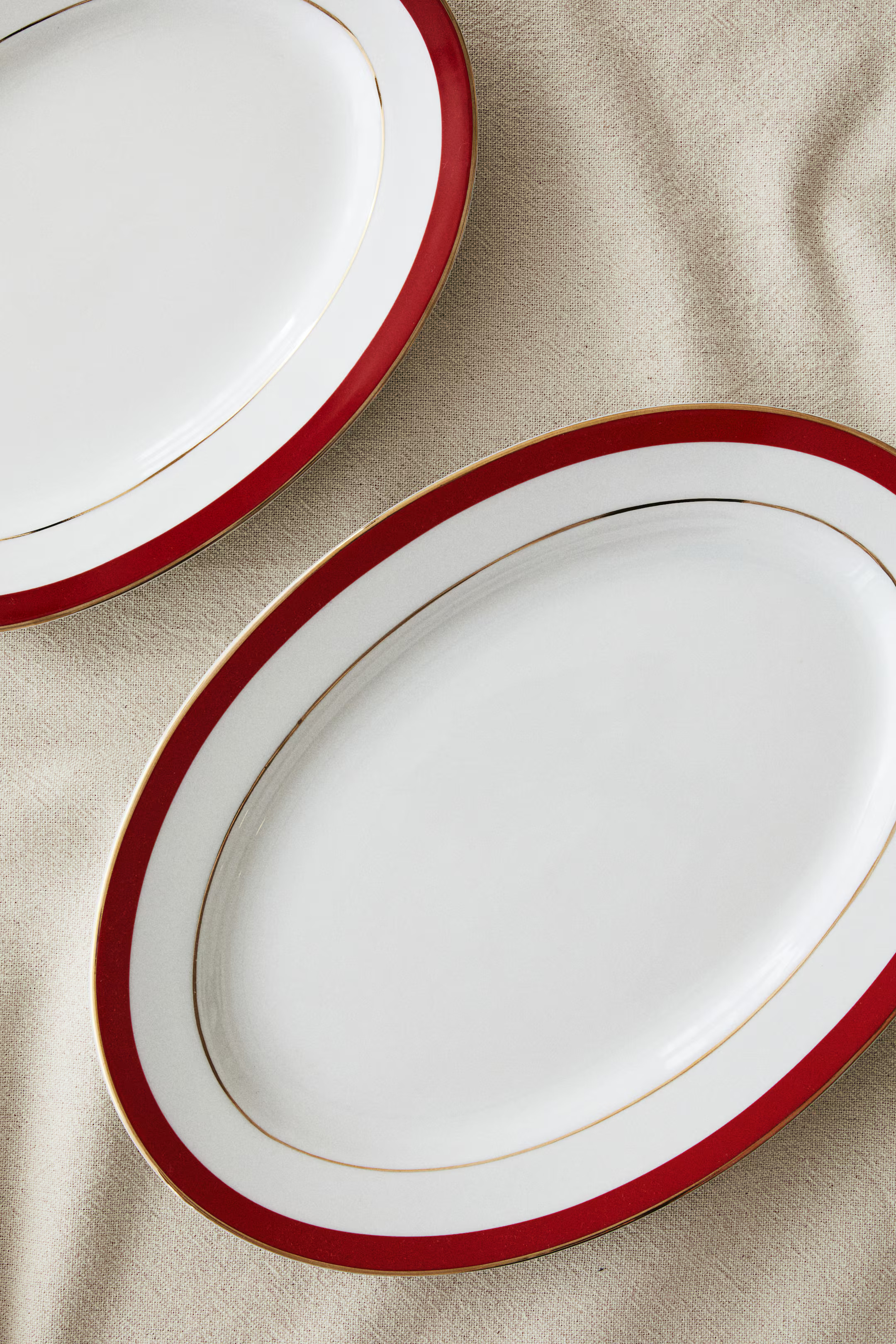 Large Porcelain Serving Dish - Red - Home All | H&M US | H&M (US + CA)
