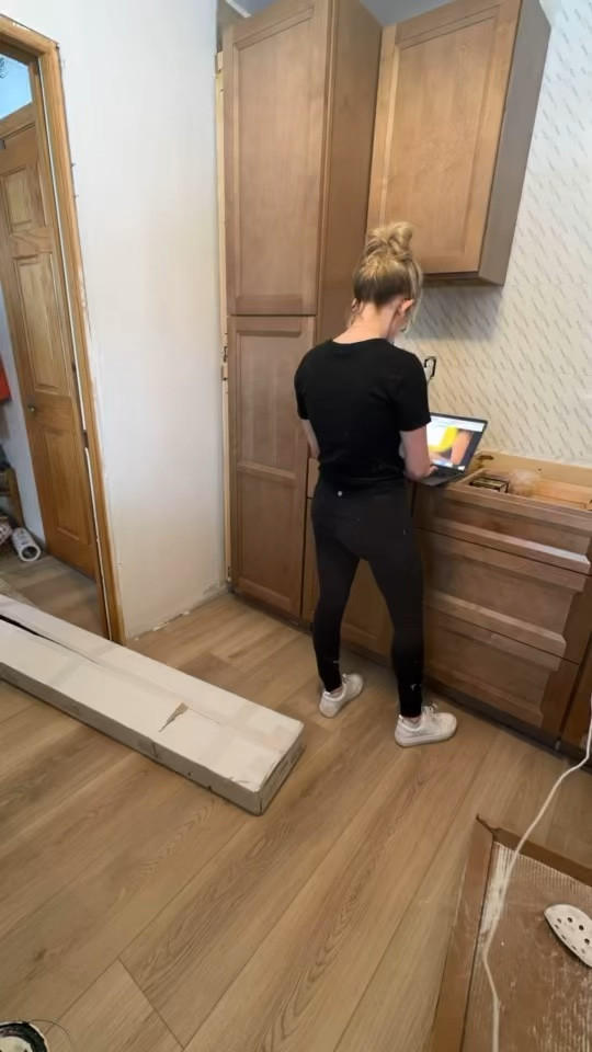 Adding trim to the pull out shelves in the laundry room! Cabinets are RTA Cabinet Store in the color Timber Toffee 😍

DIY Projects | Laundry Room | Cabinet Trim

Come Stay Awhile, Amanda Vernaci