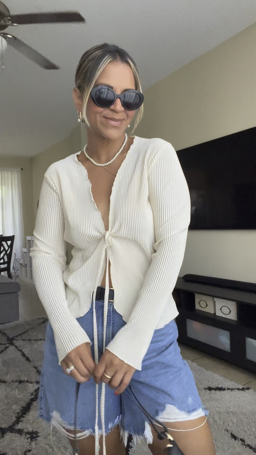 At the ripe age of 35 there’s nothing more that I enjoy than a day date sippin’ on some margaritas in a comfortable, yet cool ensemble. Am I right or am I right??? 🍹☀️

top @zaful 
shorts @abercrombie
bag + accessories @amazon
sandals @target

WEARING A SMALL✨

HOW TO SHOP:
▫️Tap link to TIKTOK SHOP
▫️Tap 🔗 in bio ➡️ LTK to shop my
looks
▫️Download the LTK app and search
THEDEFINITELYCARLA✨
▫️ Tap 🔗 in bio ➡️ amazon

#outfitinspo #outfitideas #amazon #amazonfinds #amazonmusthaves  

#LTKSummerSales #LTKStyleTip #LTKFindsUnder50