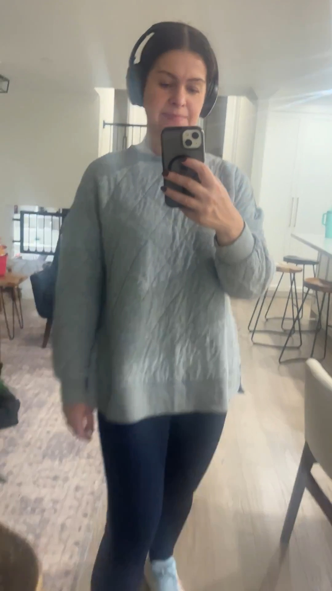 Comfy and warm workout outfit for a chilly day. The headphones are amazing. Great sound quality and light. Also love my hoka bondi sneakers. Perfect for a walk or run

#LTKwinter #LTKcanada #LTKfitness