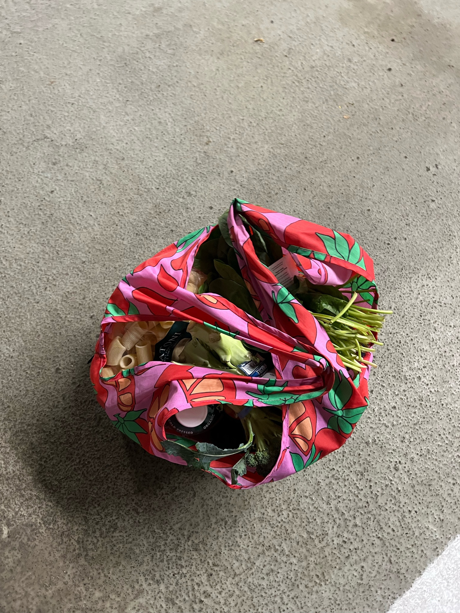 Can your grocery bag hold 50 pounds and be reusable? Baggu comes in so many prints and colors! ♻️

#LTKhome #LTKitbag #LTKfamily