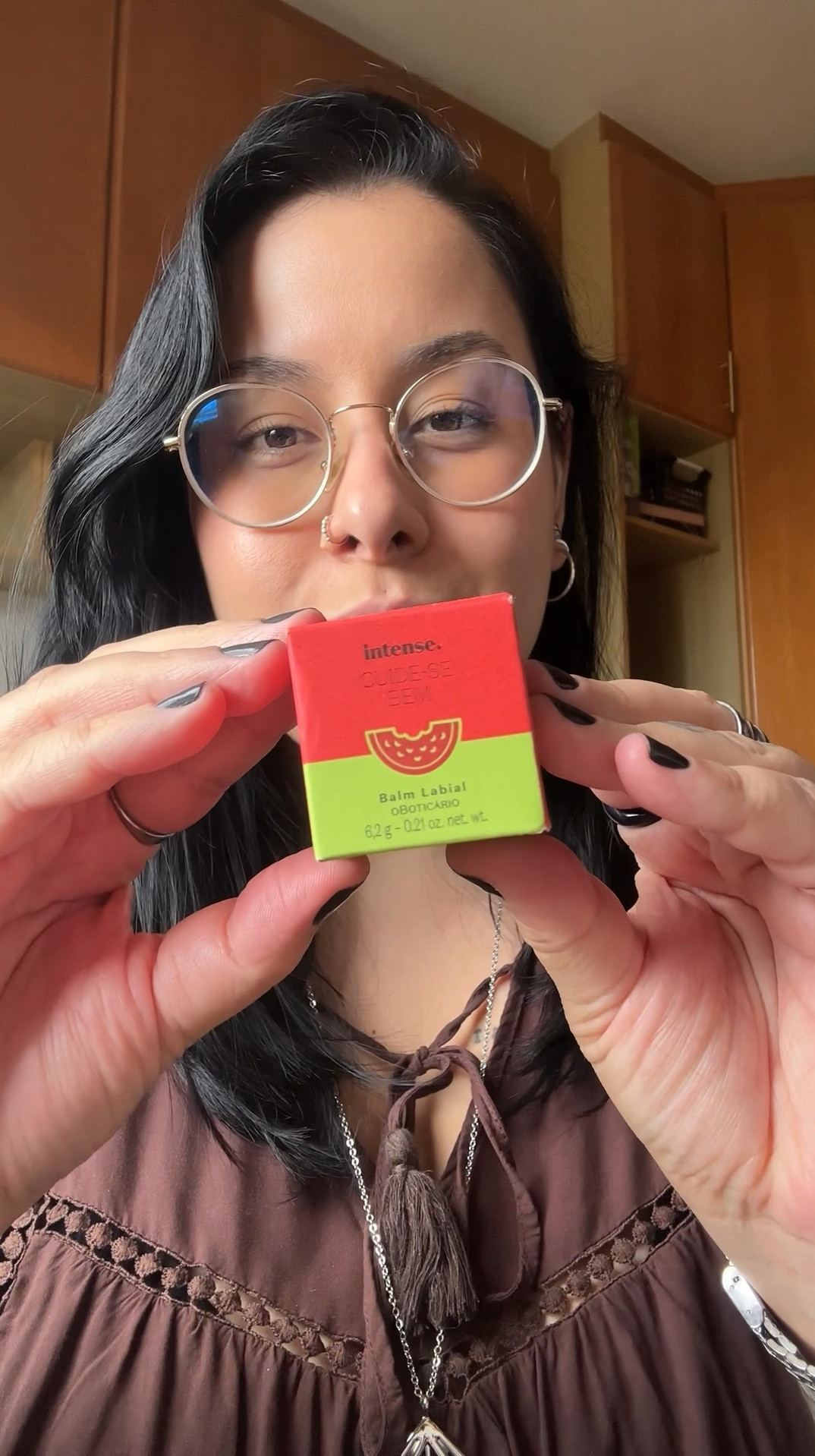 Hidratante labial de melancia do Boti 💚🍉 Cheirinho e textura perfeitos, acabamento hidratante e efeito tint na boca! Eu amo pro dia a dia e pra compor lip combos 🥰 #LTKBrasil #DesafioLTKCon2024