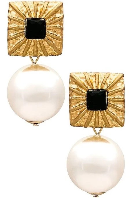 Need these earrings ✨