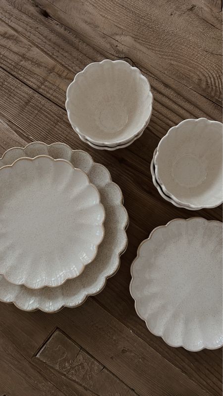 Scalloped dishes 🤍