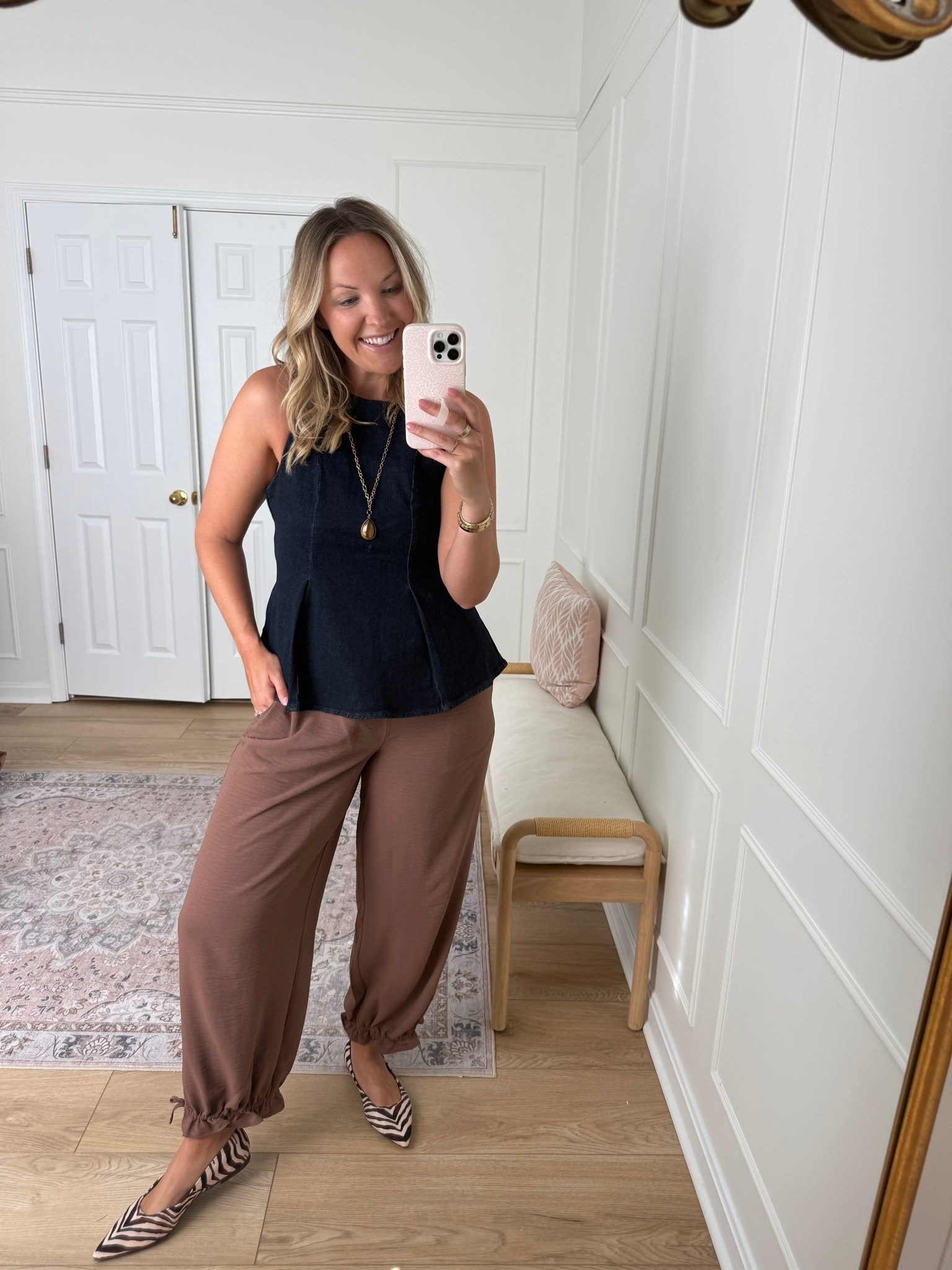 Casual but still cute fall outfit! Wearing size 10/large in pants and med top

#LTKSeasonal #LTKMidsize