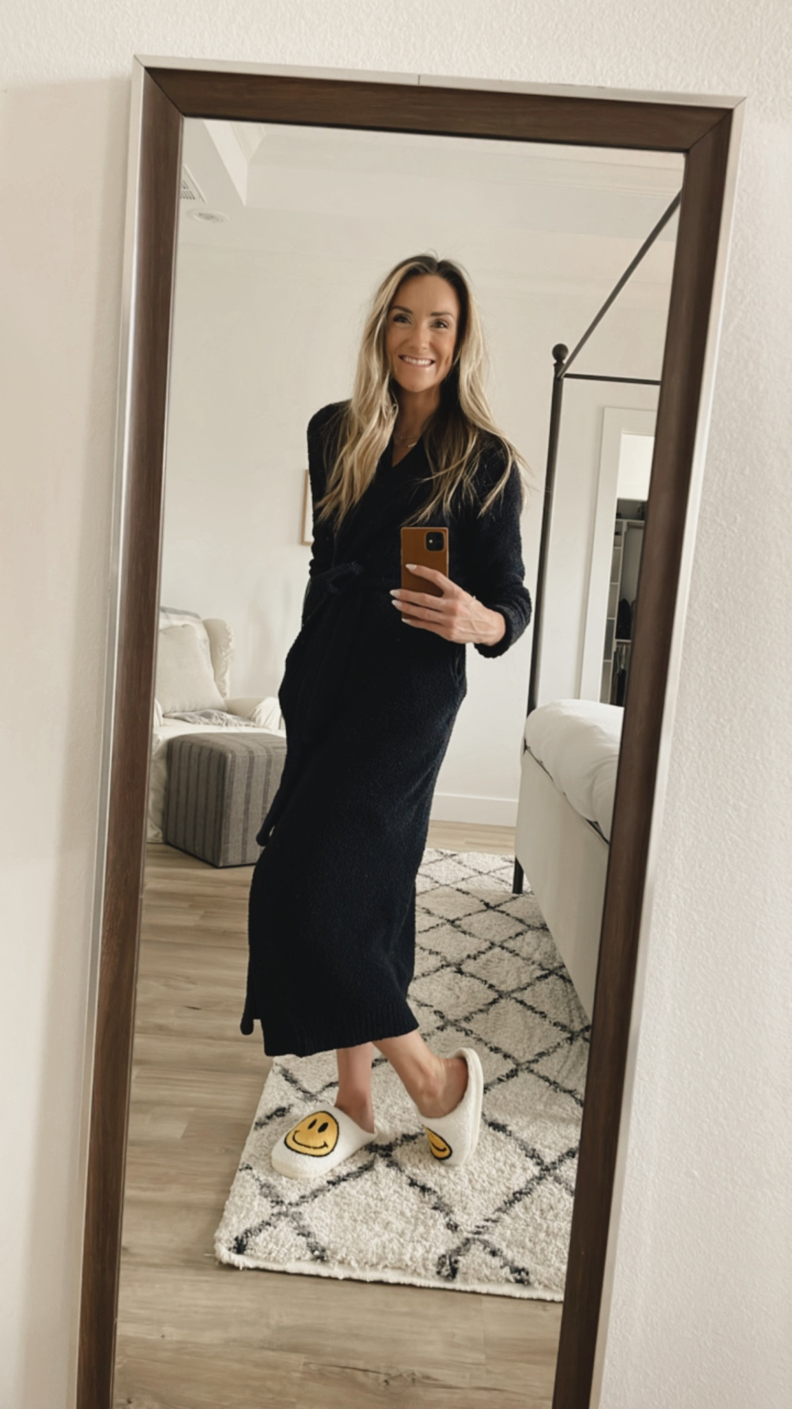 Loveee my Ugg robe. This would be such a good Christmas gift! It’s a splurge but worth it ❤️
.
#giftguide
#momgifts
#cozyrobe
#wintergear
#homebody

#LTKSeasonal #LTKHoliday #LTKhome