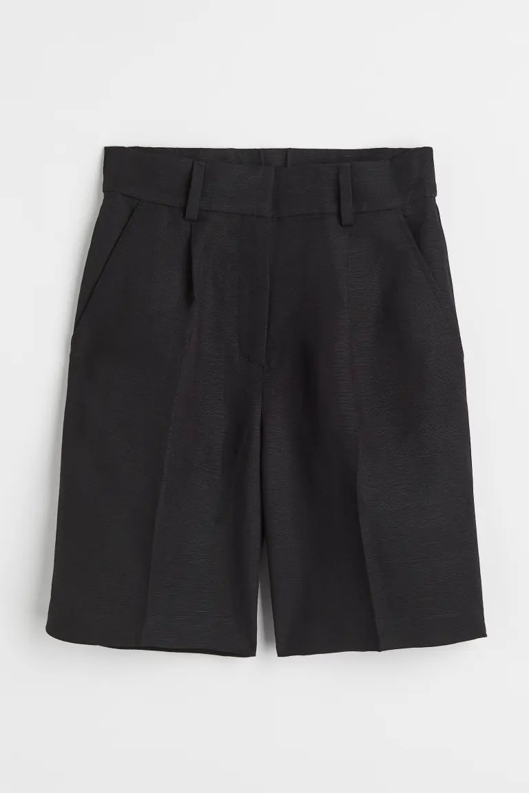 Knee-length shorts in an airy, woven linen and viscose blend. High waist and zip fly with hook-an... | H&M (US)