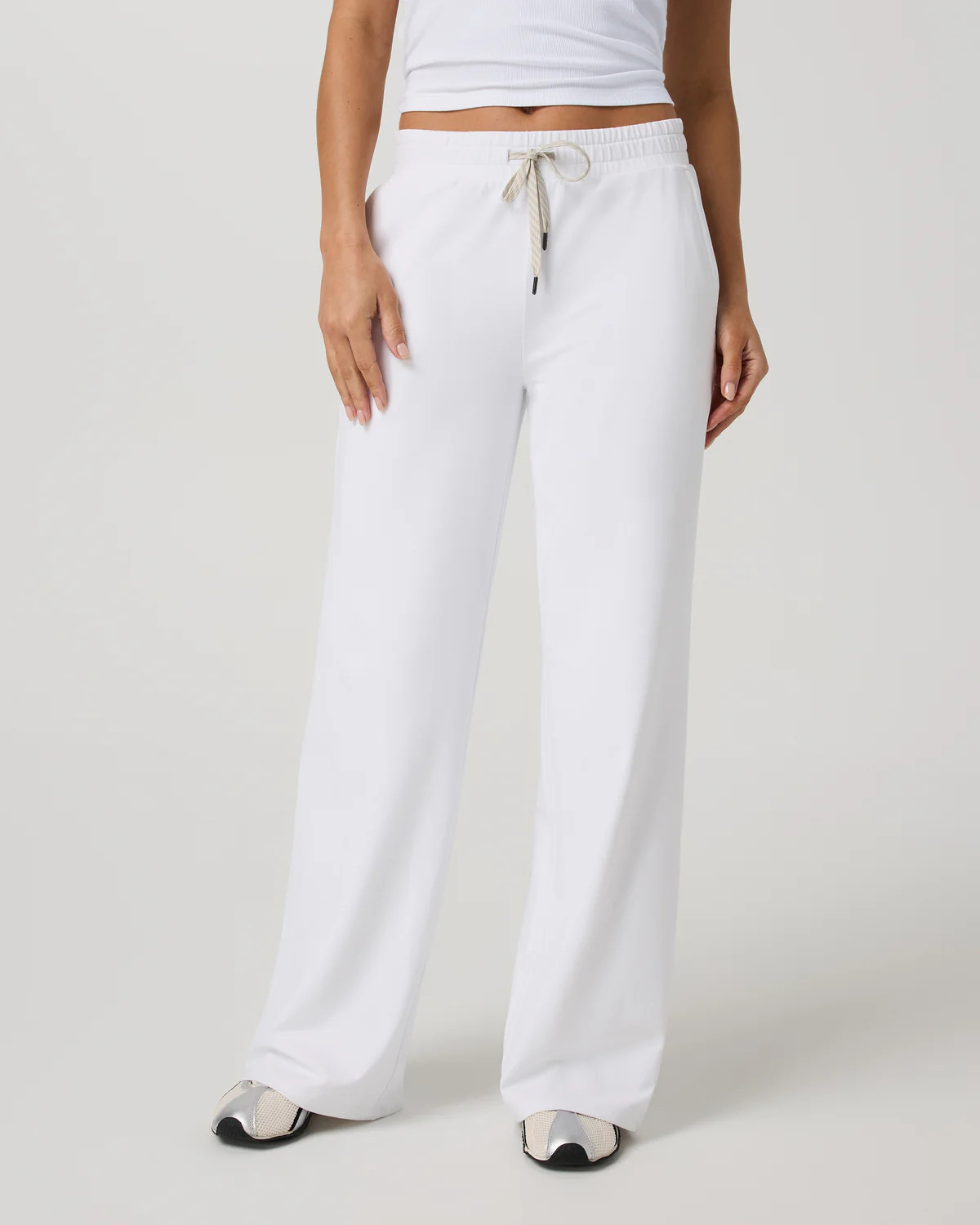 Halo Essential Wideleg \u2013 Women's White Wideleg Pants \u2013 Vuori | Vuori Clothing (US & Canada)
