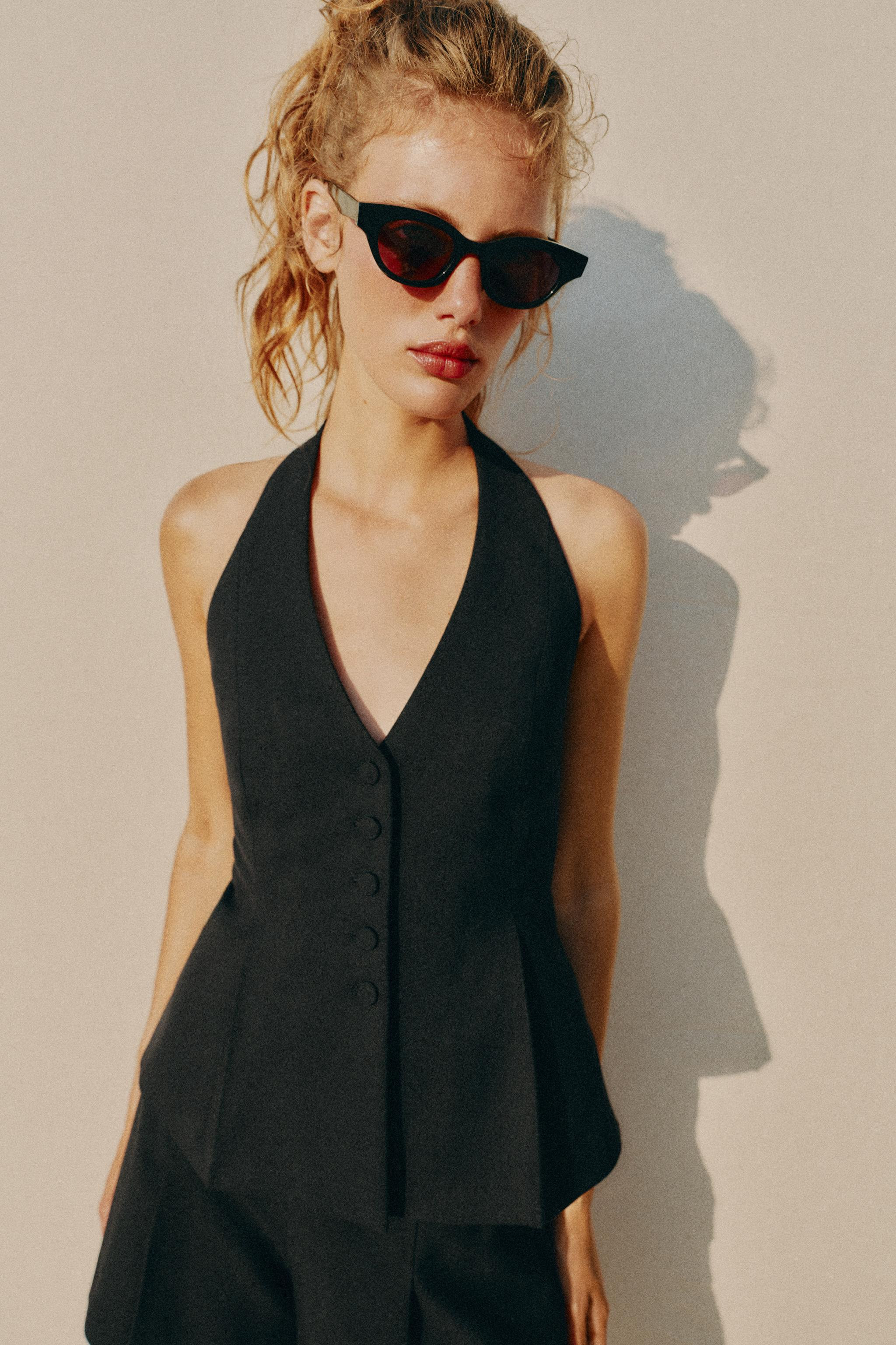 COVERED BUTTON HALTER VEST TOP | Zara US