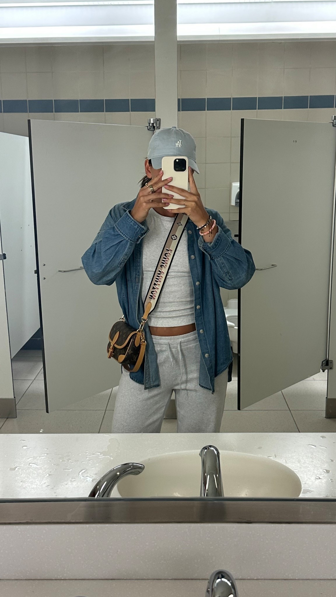 my travel fit 

#LTKcanada #LTKtravel