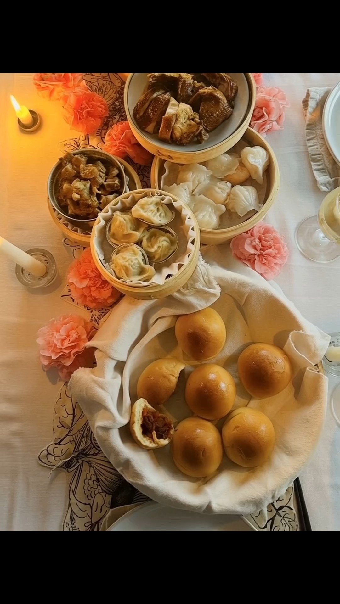 
Damson Dinner Edit

An intimate dinner moment layered in warm light and soft texture.
Bamboo steamers, delicate florals, candle glow — all styled with intention.

It’s not about the occasion.
It’s about how it feels when the table is set with care. #tablescape
#dinnerathome
#elevatedliving
#quietluxury
#homeeditorial
#tableinspo
#interiorstyling
#hostinginspo


#LTKHome