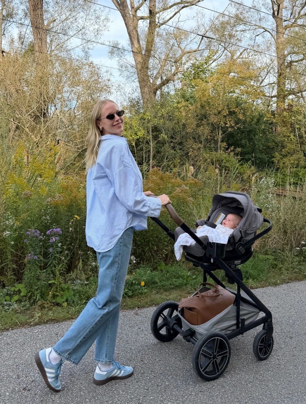 mommy on duty 🫡 but make it fashionable ✨🙏🏻 *wearing size 28 in jeans, size large in top for oversized look & 7 1/2 in shoes

#LTKmomfashion #LTKmomstyle #LTKpostpartum

#LTKfall #LTKshoes #LTKjeans