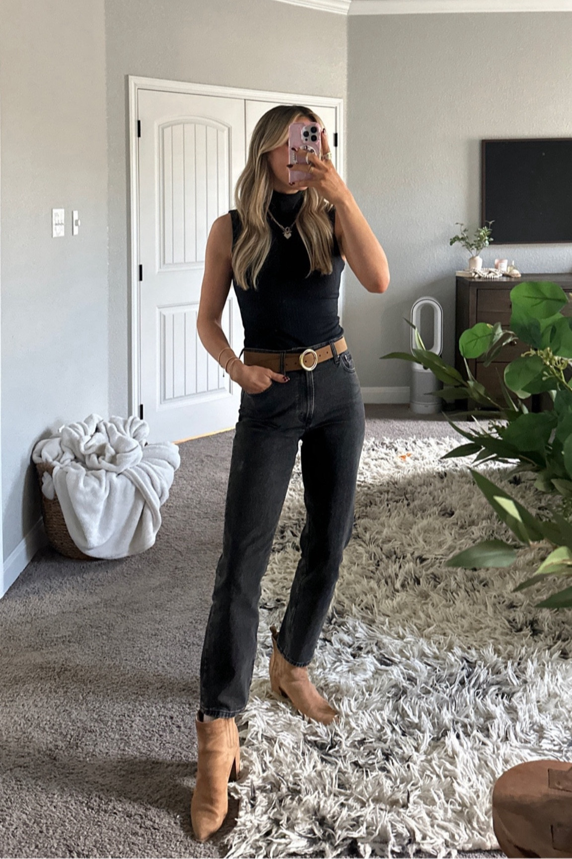 wearing my usual size 26 in these flattering mom jeans! use code PARTYAF for an extra 20% off!

#LTKSaleAlert #LTKFindsUnder100 #LTKFindsUnder50