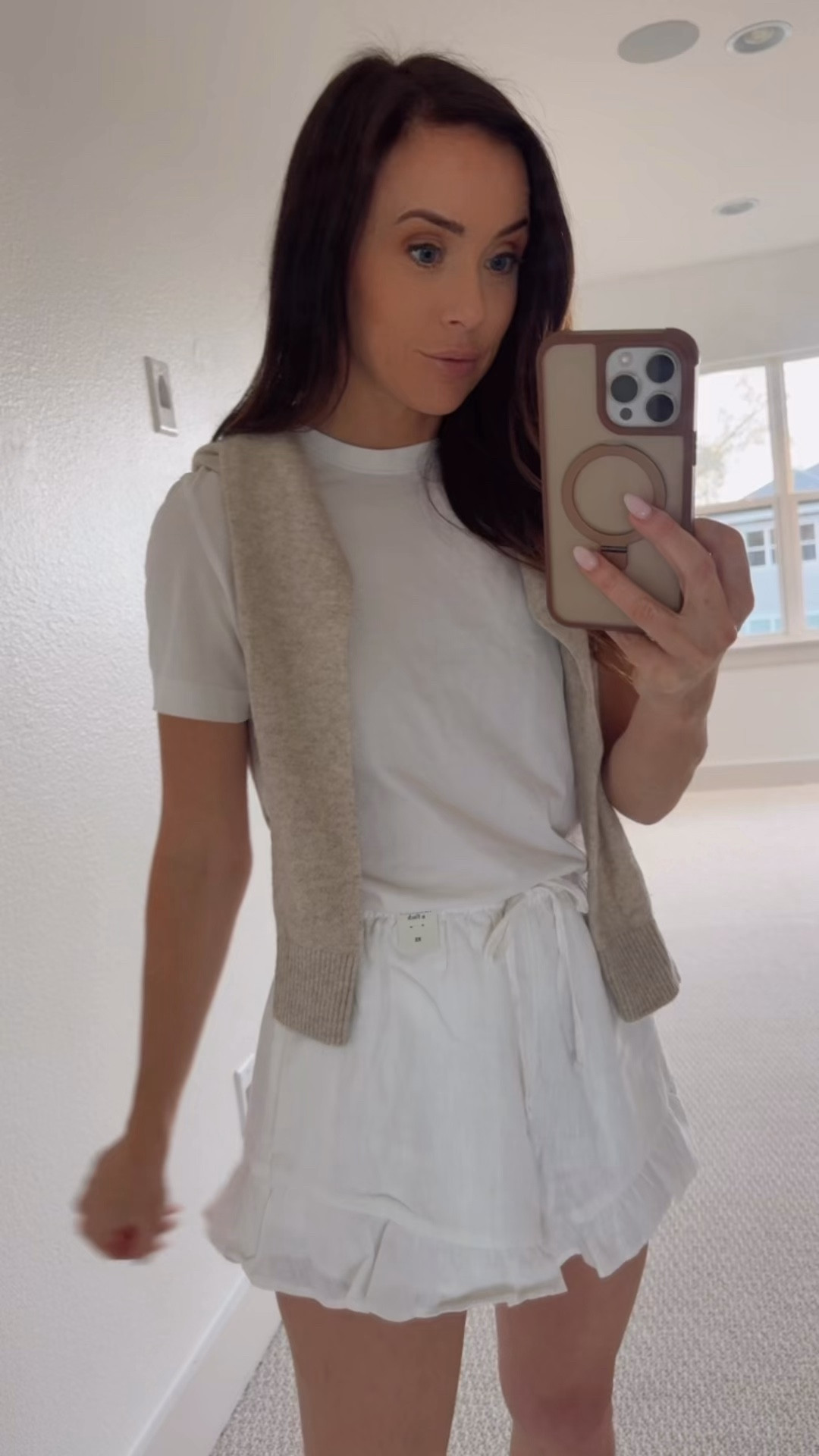 25% off these adorable ruffle shorts exclusively in the LTK app
.
Abercrombie 

#LTKSaleAlert #LTKPetite #LTKSpringSale