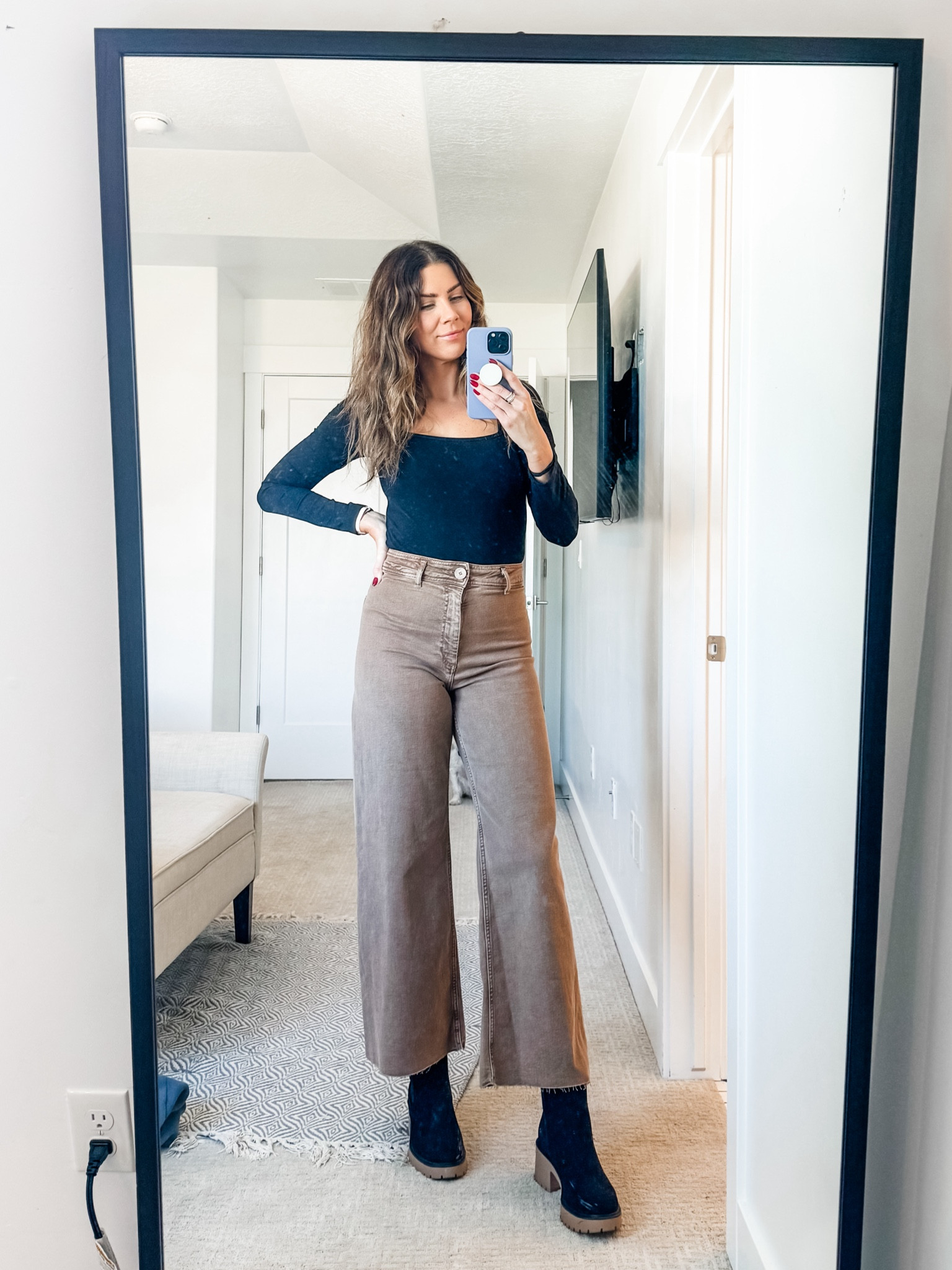 This outfit is giving me life! Pants are from Zara (I can’t link) 😭 Everything about this is so easy and comfortable. 

#LTKstyletip #LTKfindsunder50