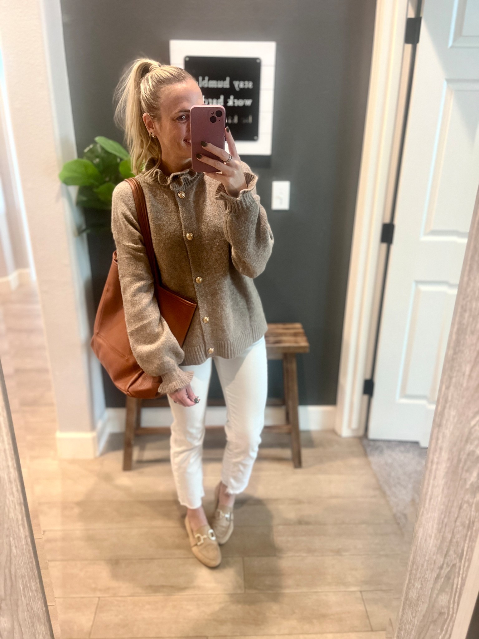 Teacher outfit // workwear // cozy sweater jeans and loafers. I sized up one in these Levi’s! 