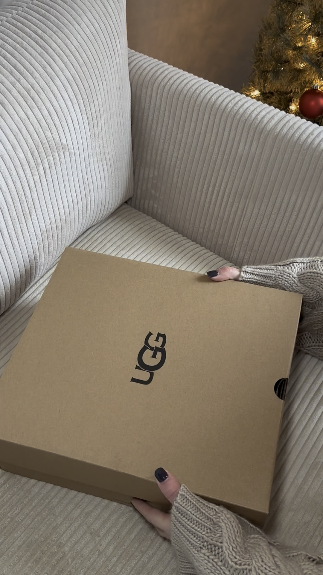 Platform Uggs for the win! 

#LTKSeasonal #LTKshoecrush #LTKVideo