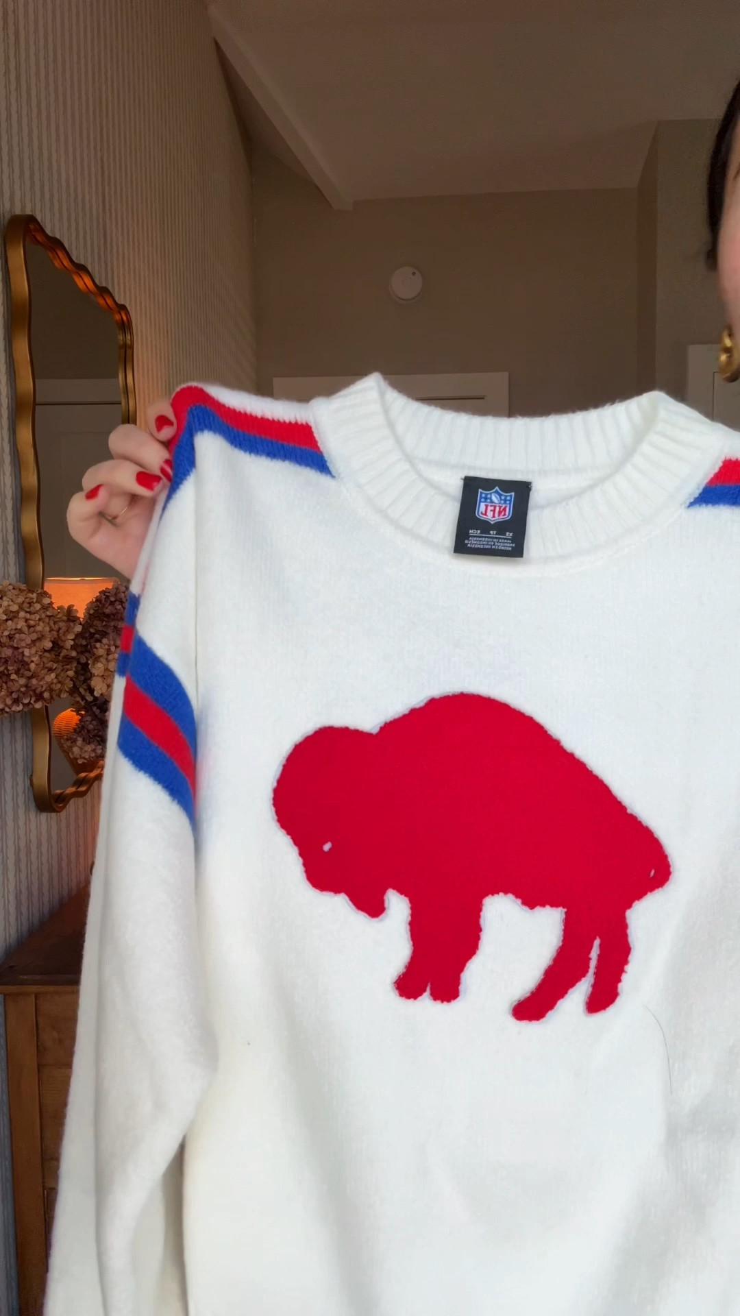 I’ve been finding the cutest Bills pieces lately! 💙❤️🤍