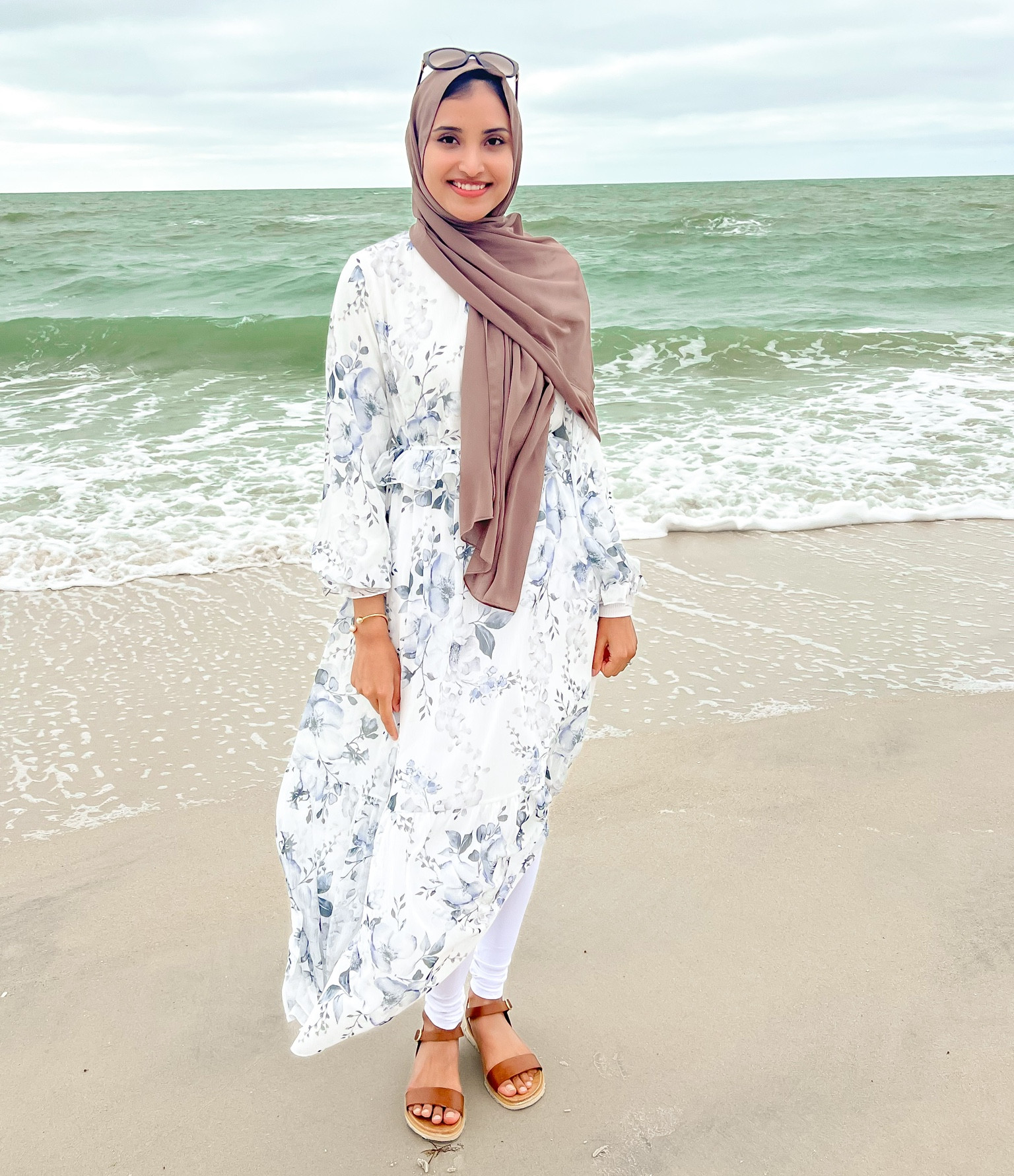 modest outfit 🤎

Modest Dress / Dress / sleeve dress / Modanisa dress / white dress / hijab / chiffon hijab / Amazonfinds / #LTKfit #LTKstyletip

#LTKSeasonal