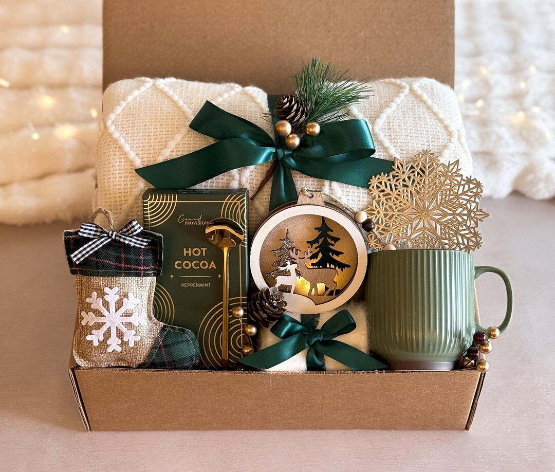 Christmas Gift Box | Hygge Gift Box, Gift Box for Women, Winter Gift Box, Self Care Gift Box, Chr... | Etsy (US)