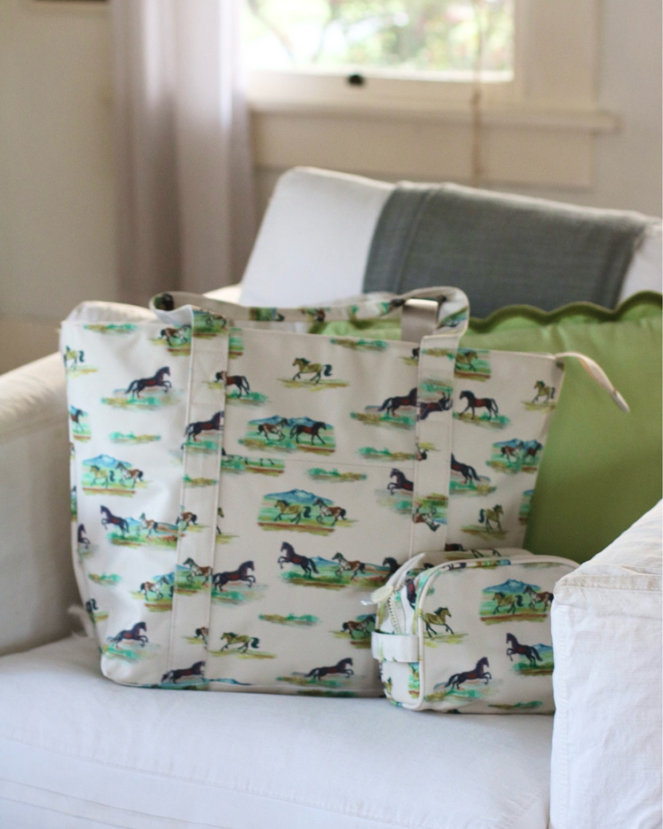 Western Theme Tote Travel Nag 

#LTKtravel #LTKSeasonal #LTKhome