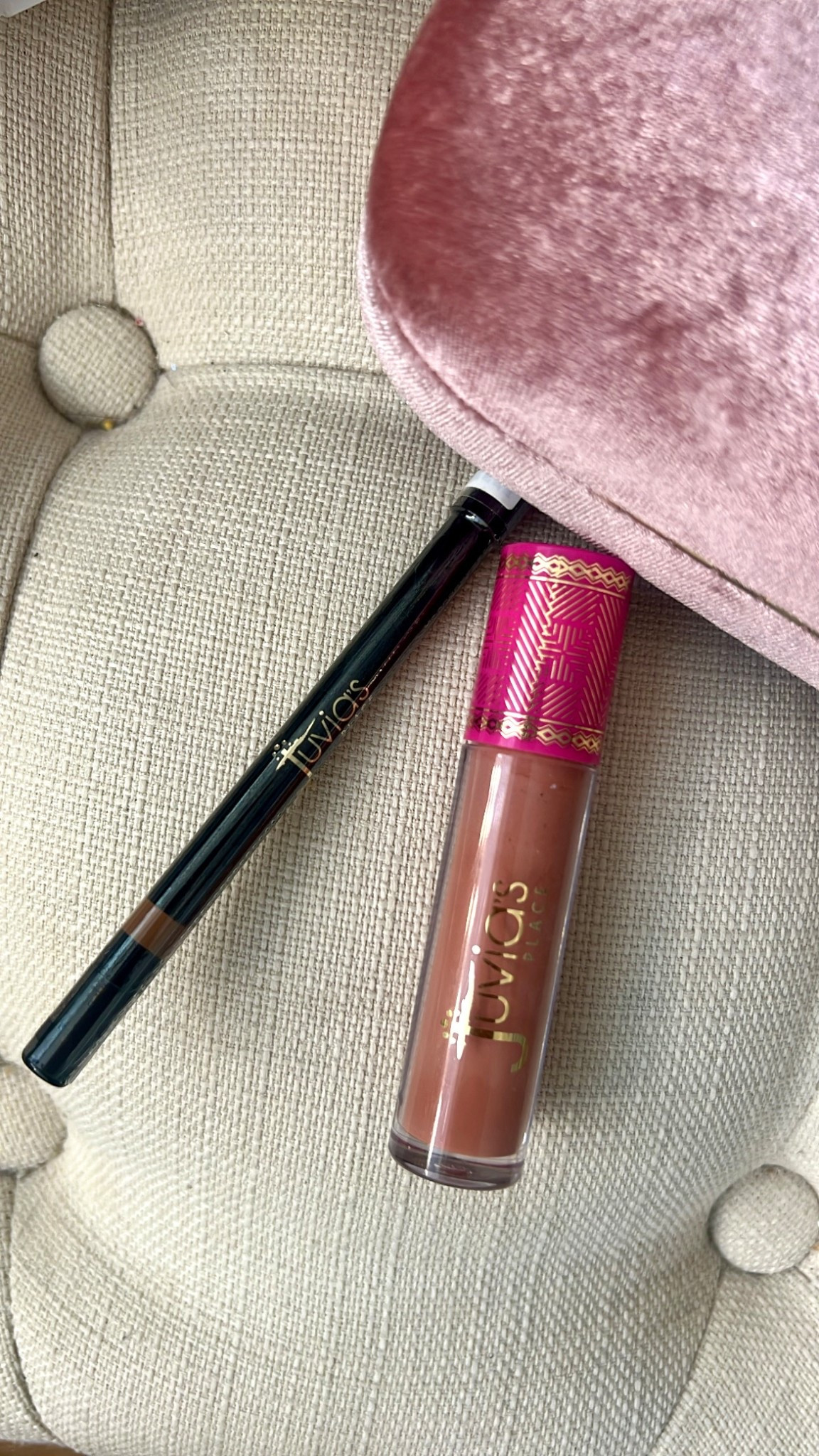 Plumping glosses and everlasting lip liners! Best in the game @juviasplace 


#LTKBeauty