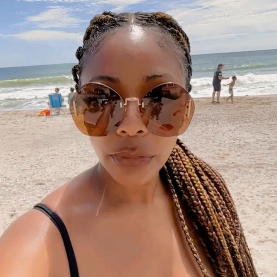 I can see clearly now … 🕶️
#sunnies #guccishades #gucci


#LTKtravel #LTKGiftGuide #LTKswim